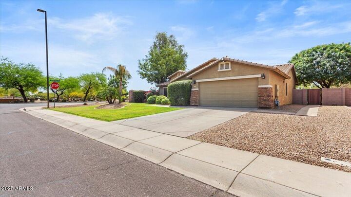 Property Photo: 2585 E Morgan Drive AZ 85295