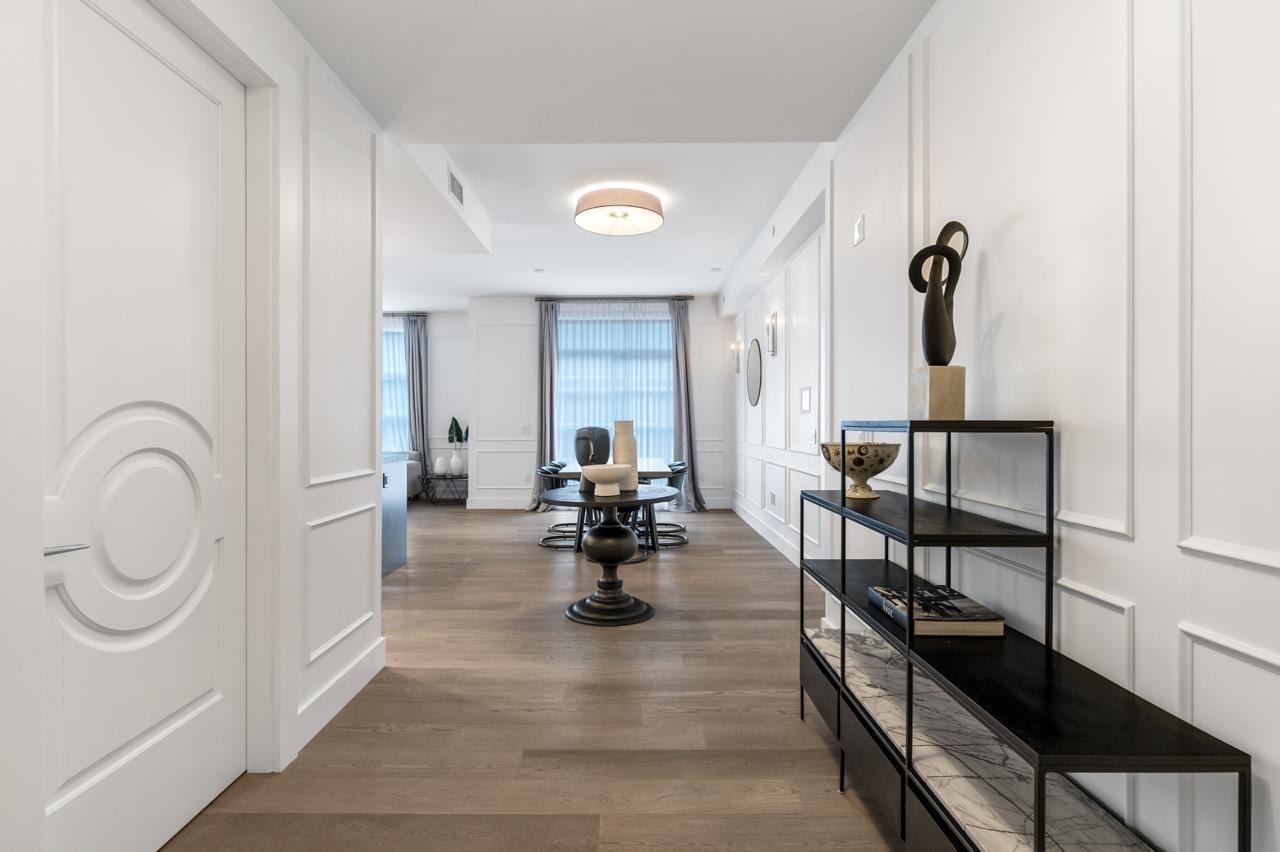 Property Photo: 1009 Laurier Avenue 204 BC V6H 1Y2
