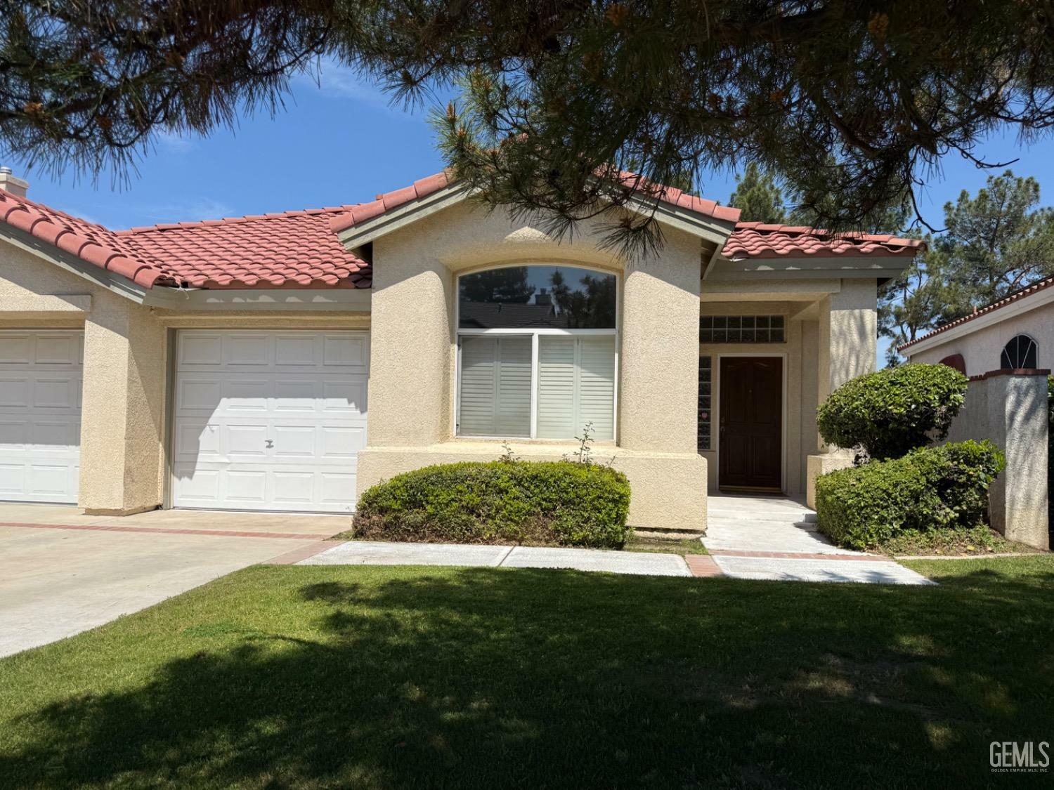 Property Photo: 8710 Beau Maison Way CA 93311