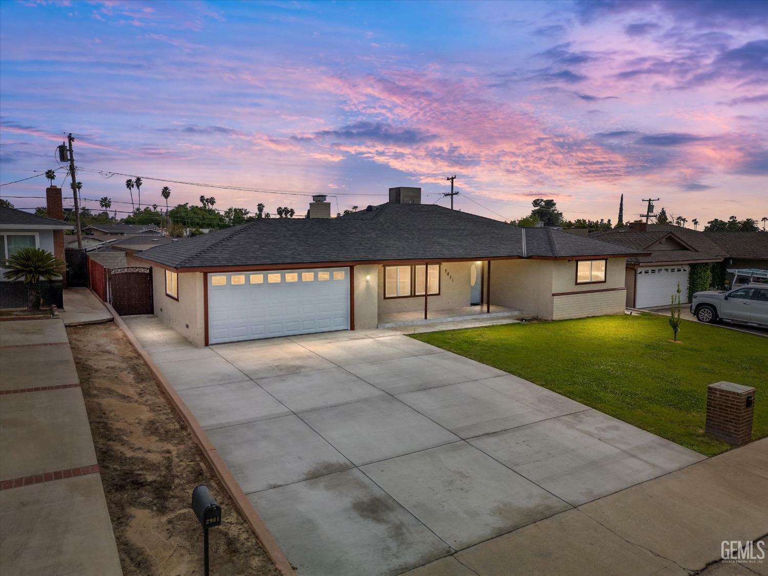 2831 Crest Drive  Bakersfield CA 93306 photo