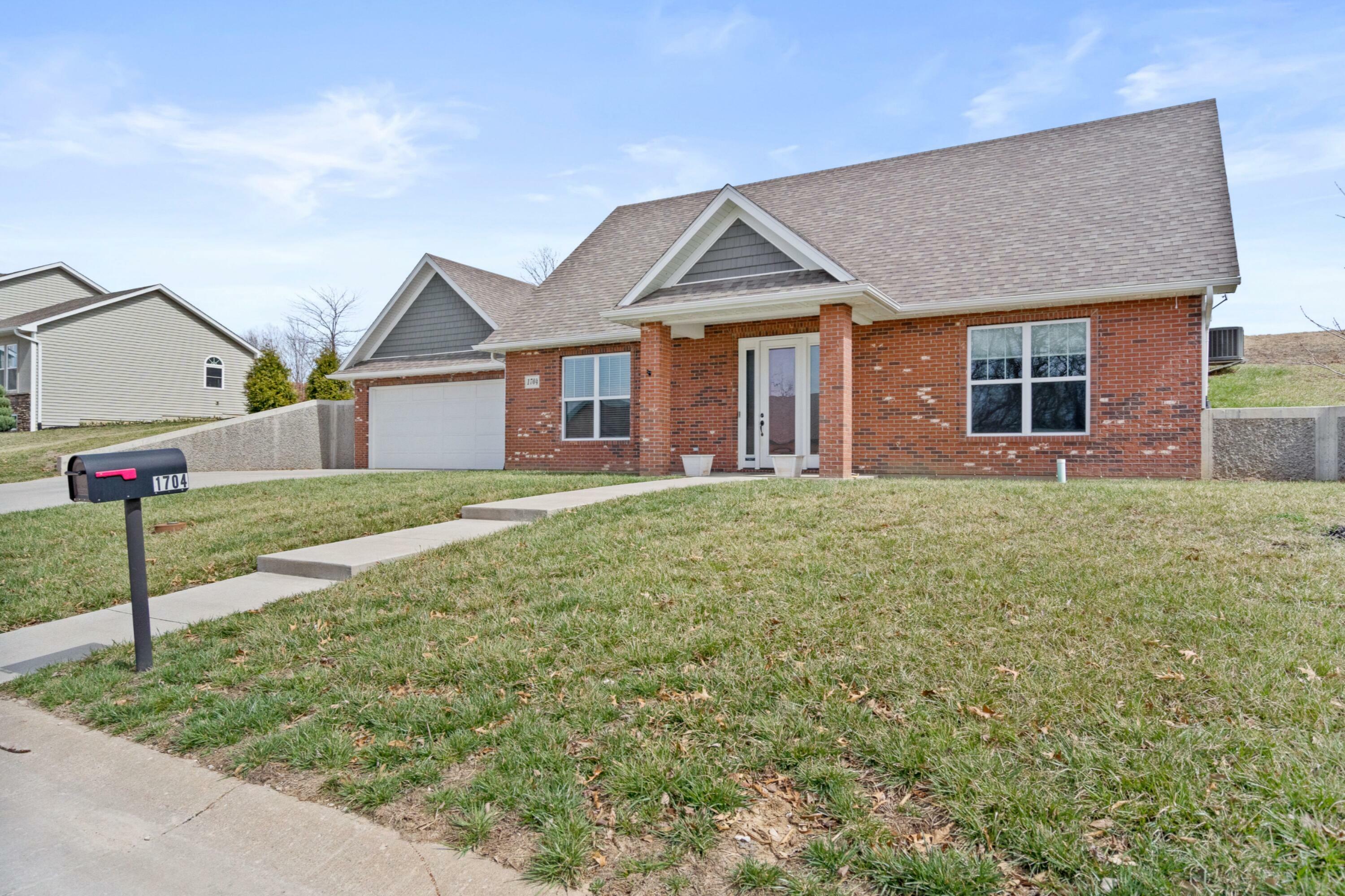 Property Photo: 1704 Legends West Ave MO 65233