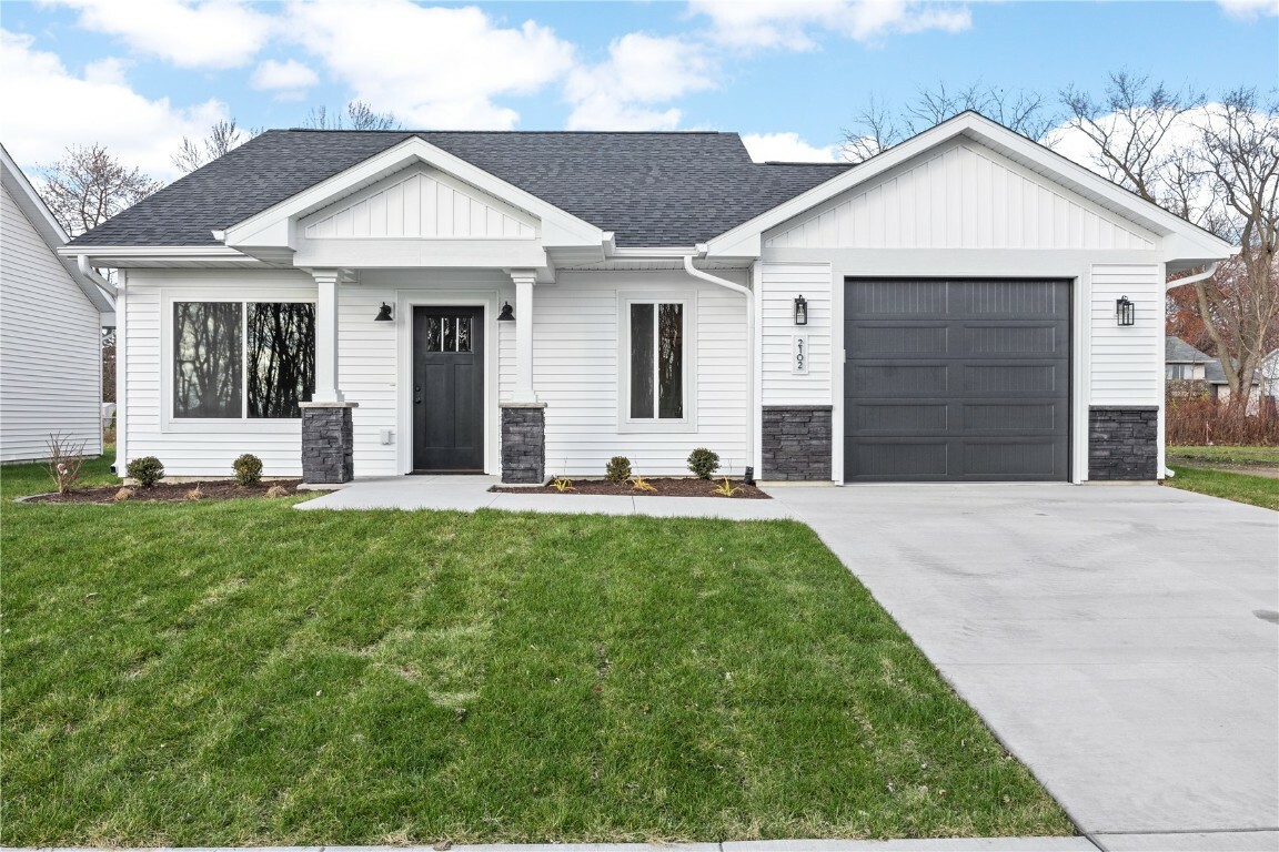 Property Photo: 2102 Whispering Meadow Drive IA 52240