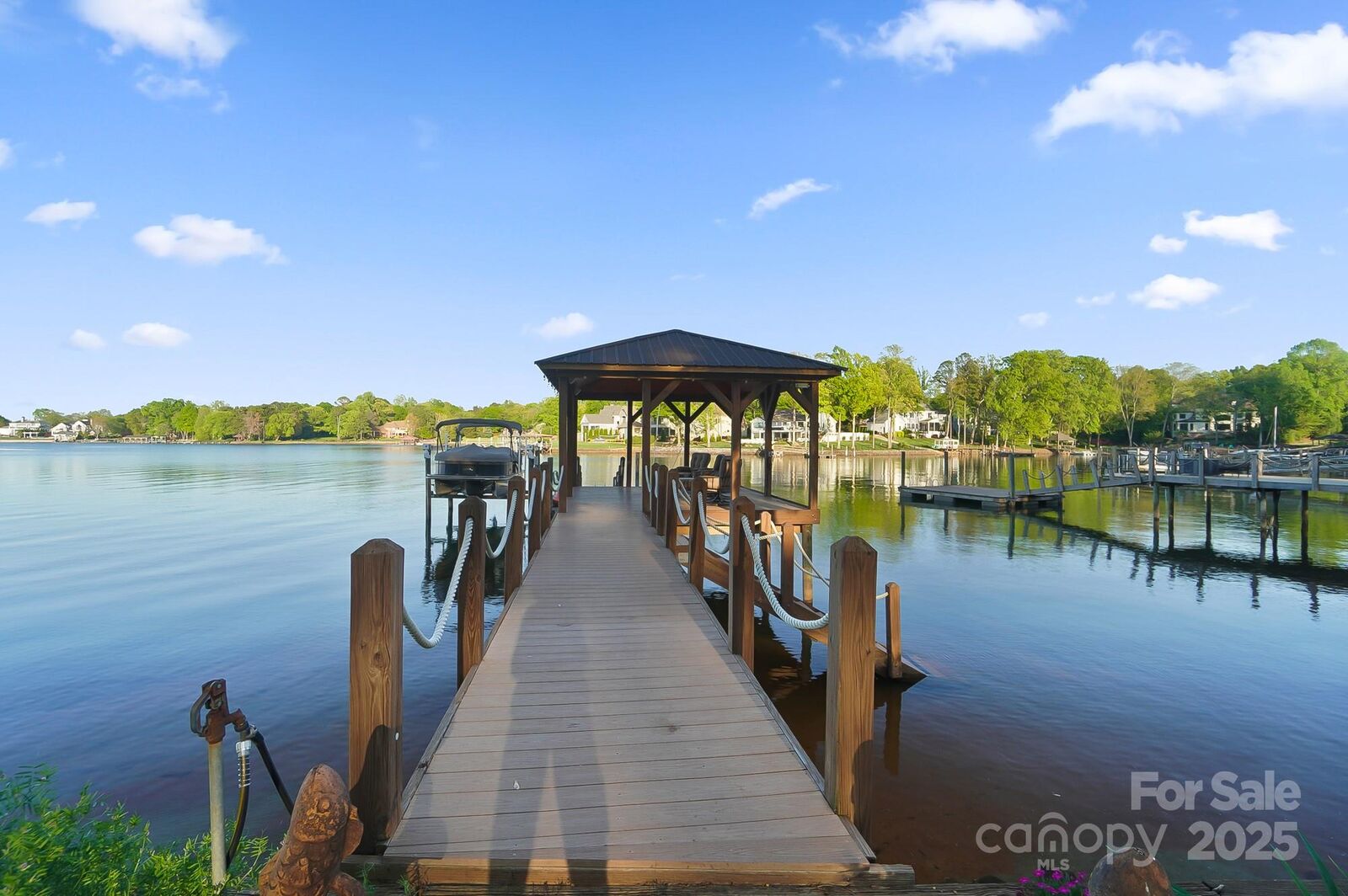 Property Photo:  20428 Island Forest Drive  NC 28031