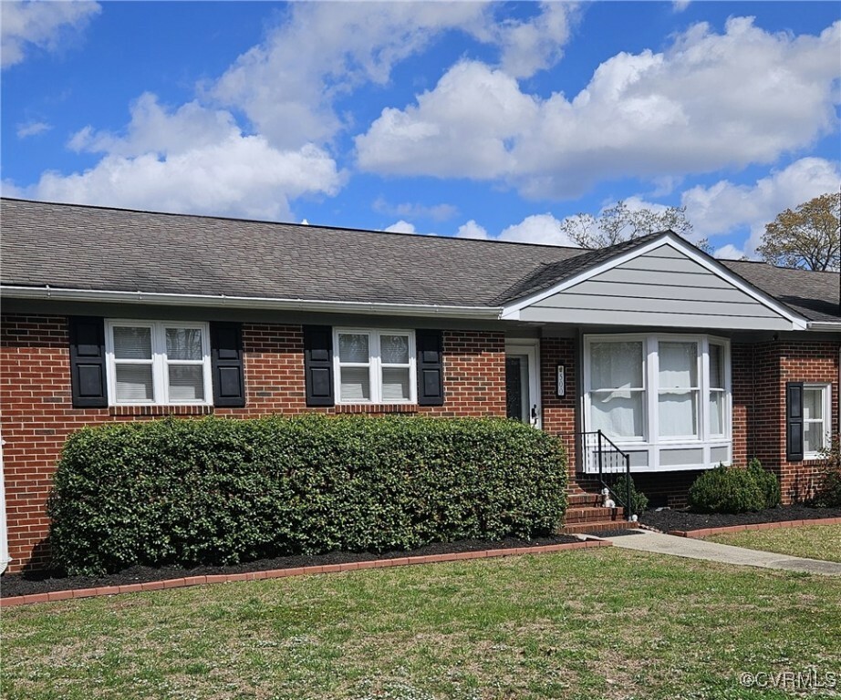 Property Photo:  500 Forestview Drive  VA 23834 