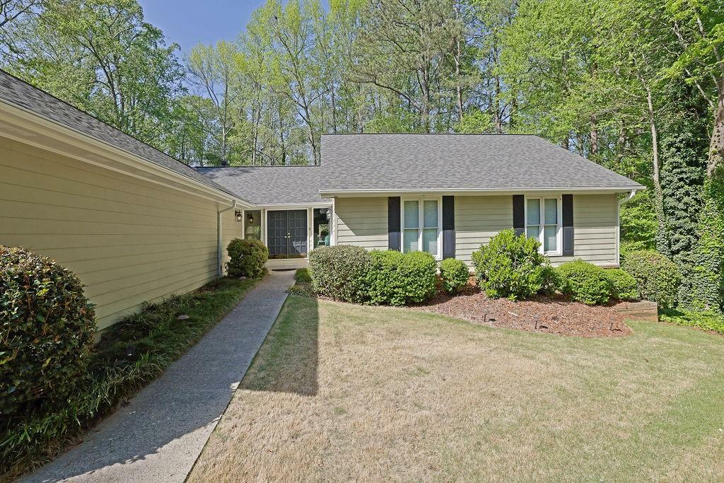 Property Photo: 115 Beechwood Trail GA 30075