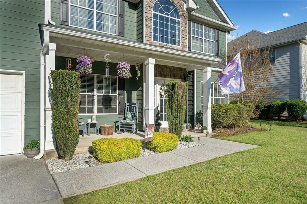 Property Photo: 419 Farmwood Way GA 30115