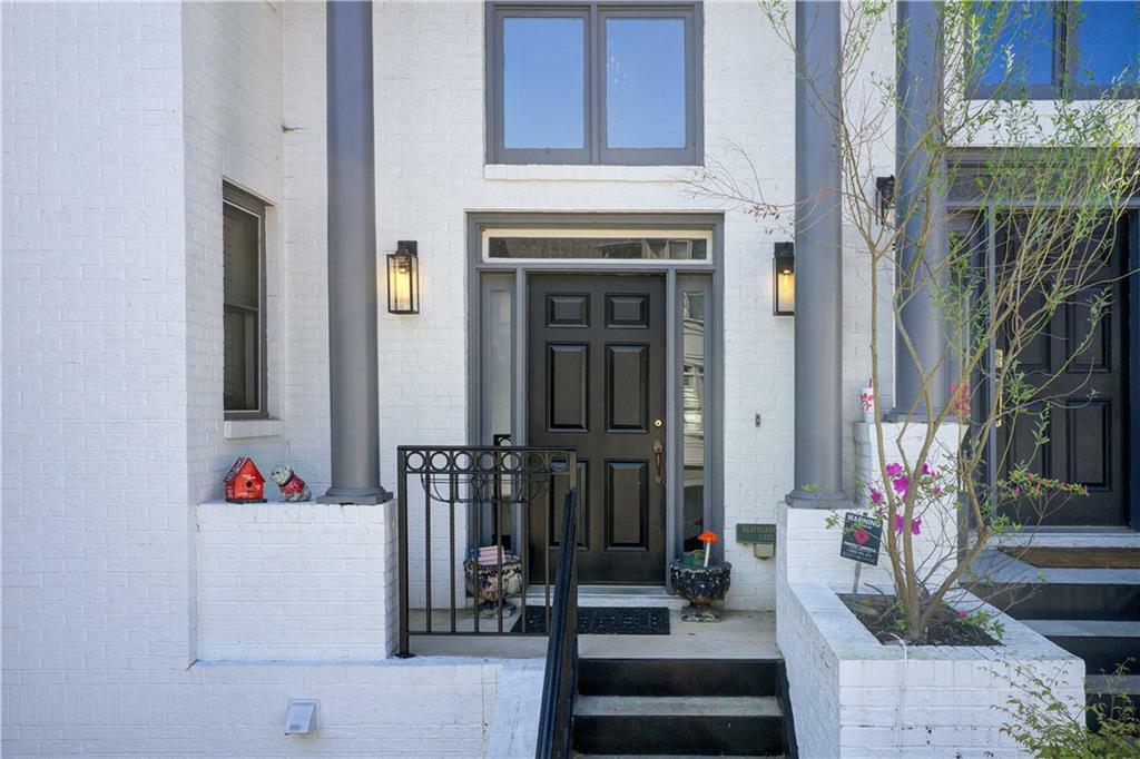Property Photo:  1015 Heatherbrooke Lane  GA 30324 