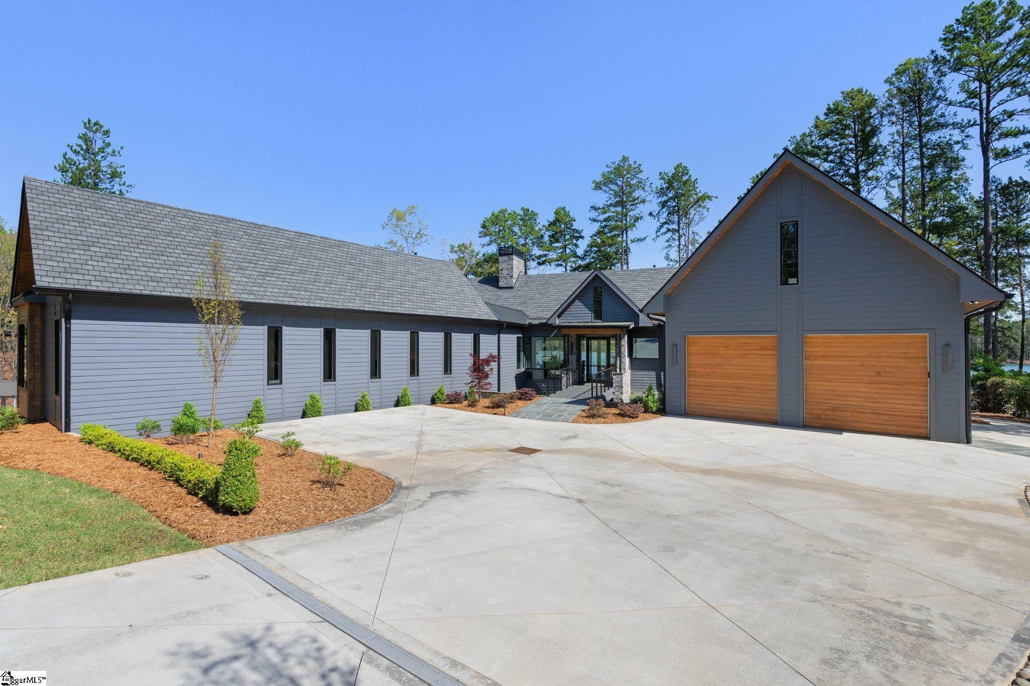 Property Photo: 607 Longview Court SC 29672