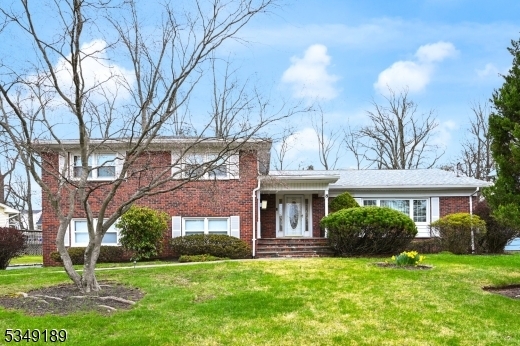 Property Photo: 8 Hepworth Pl NJ 07052