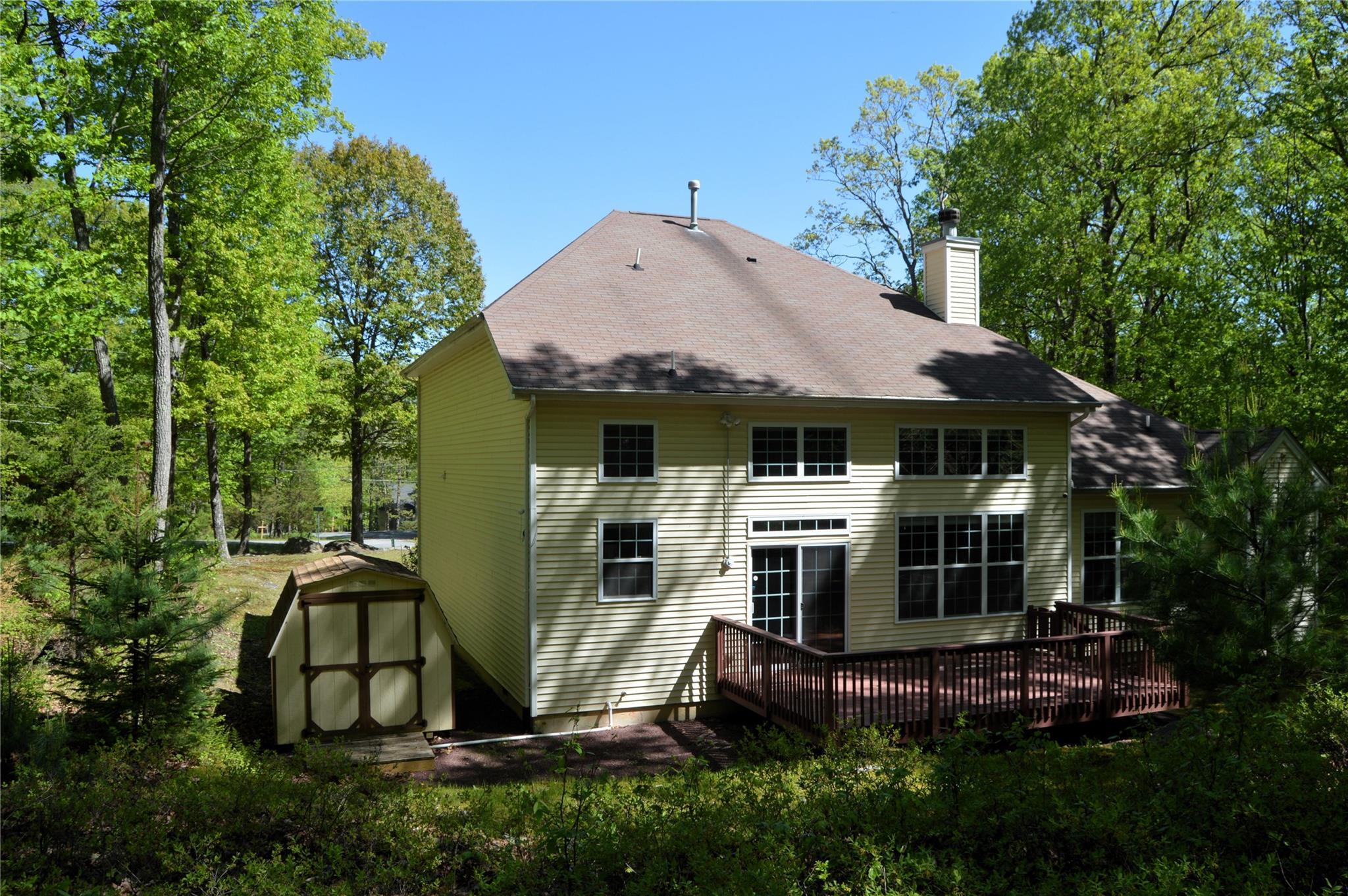 Property Photo: 504 St. Ives Court PA 18324