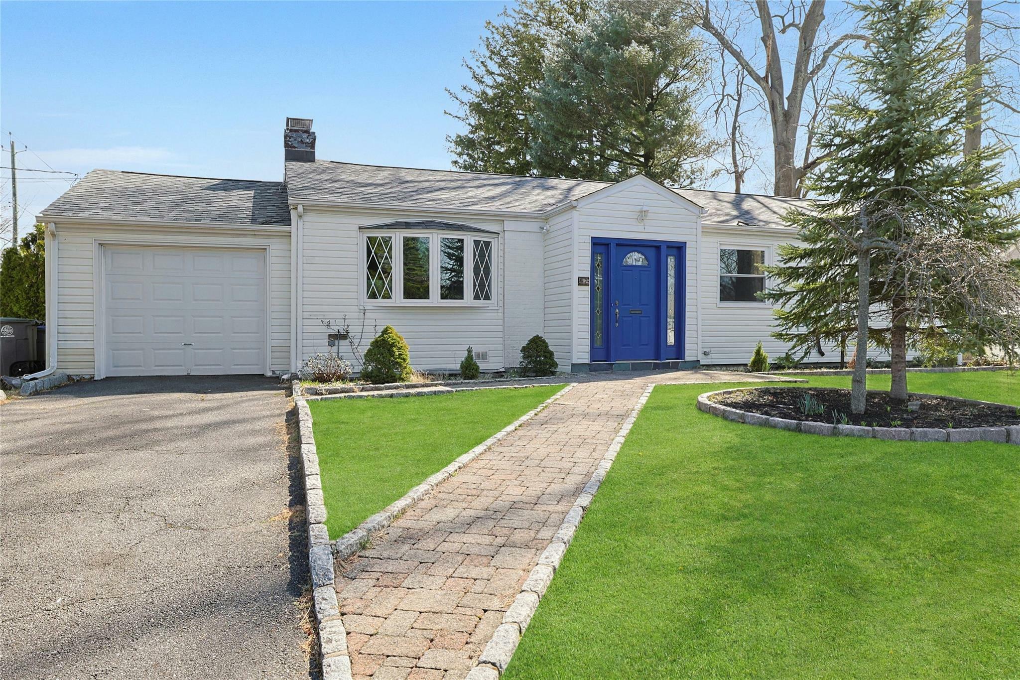 Property Photo: 52 Bayne Place NY 10605