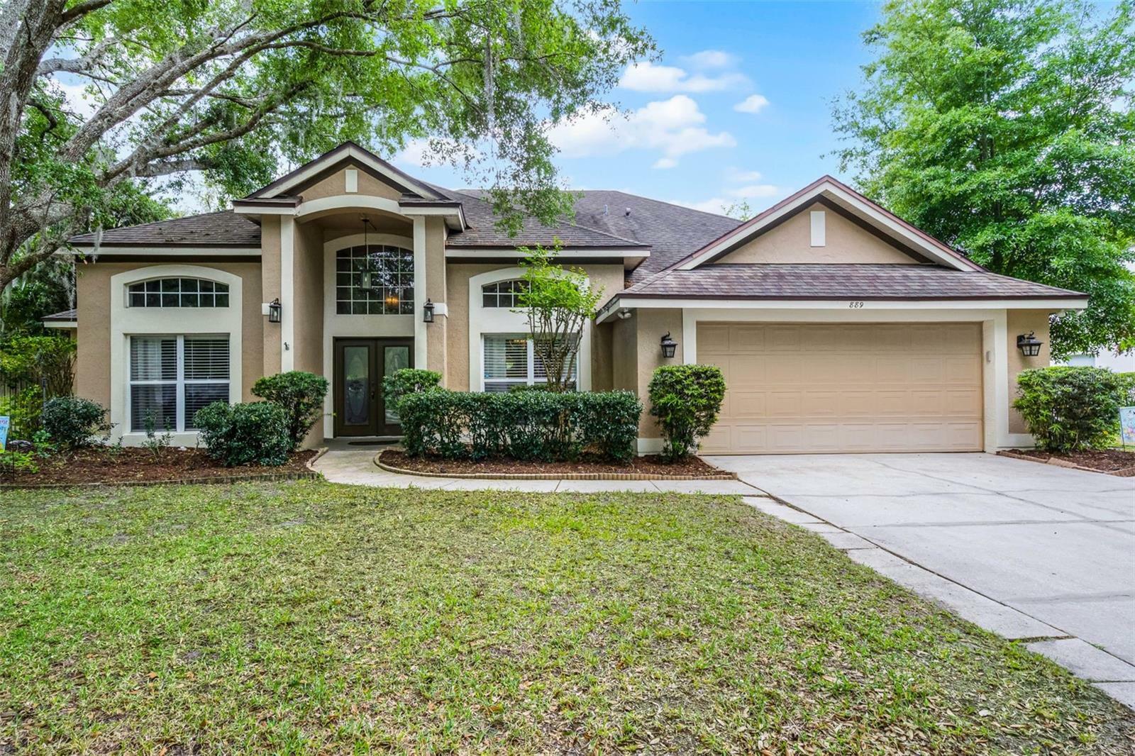 Property Photo: 889 Kensington Gardens Court FL 32765