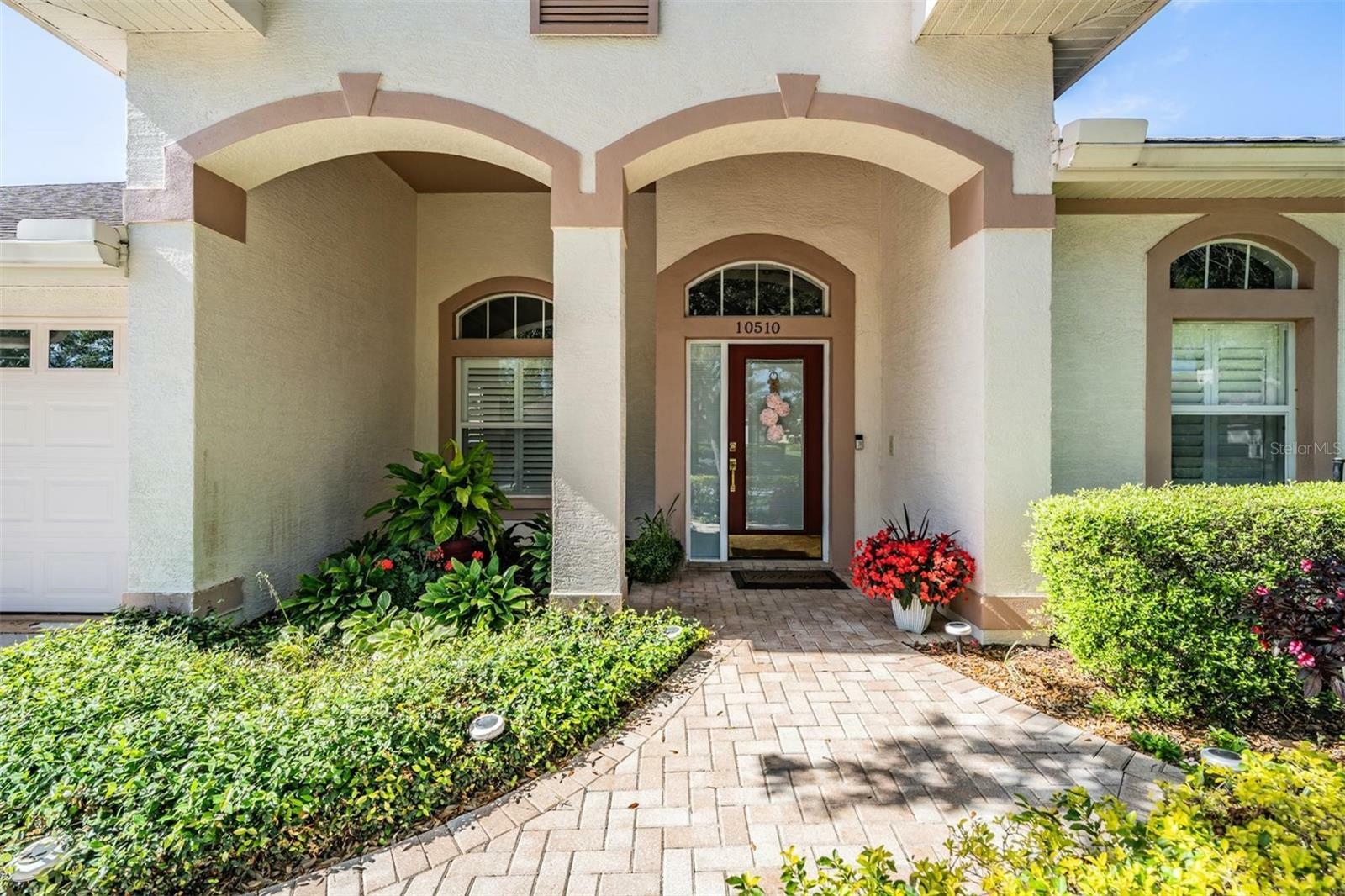 Property Photo: 10510 Castleford Way FL 33626