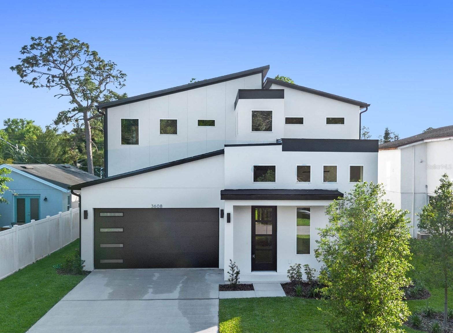 Property Photo: 3608 Dubsdread Circle FL 32804