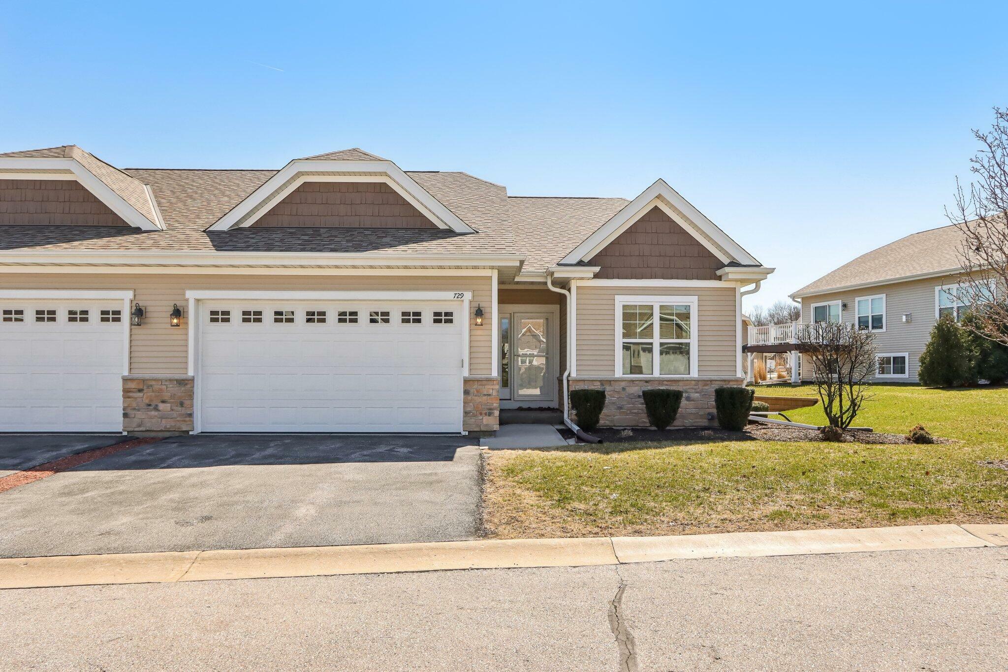 Property Photo: 729 Keystone Dr 901 WI 53189