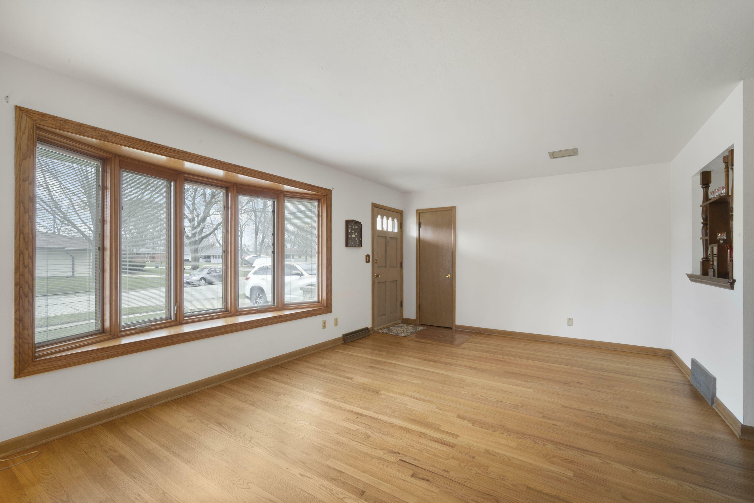 Property Photo: 6012 Oriole Ln WI 53129