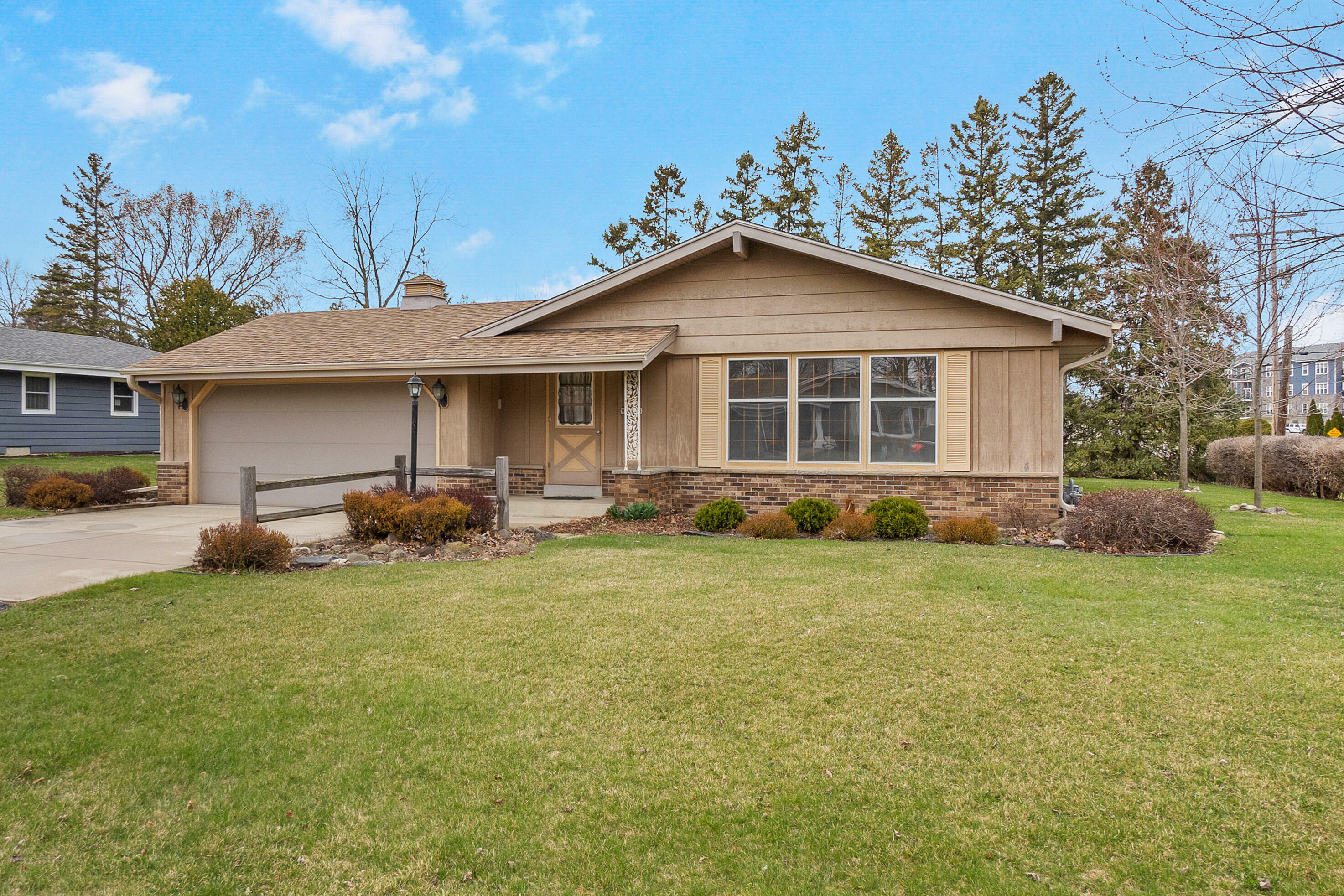 Property Photo: S69w14828 Dartmouth Cir WI 53150