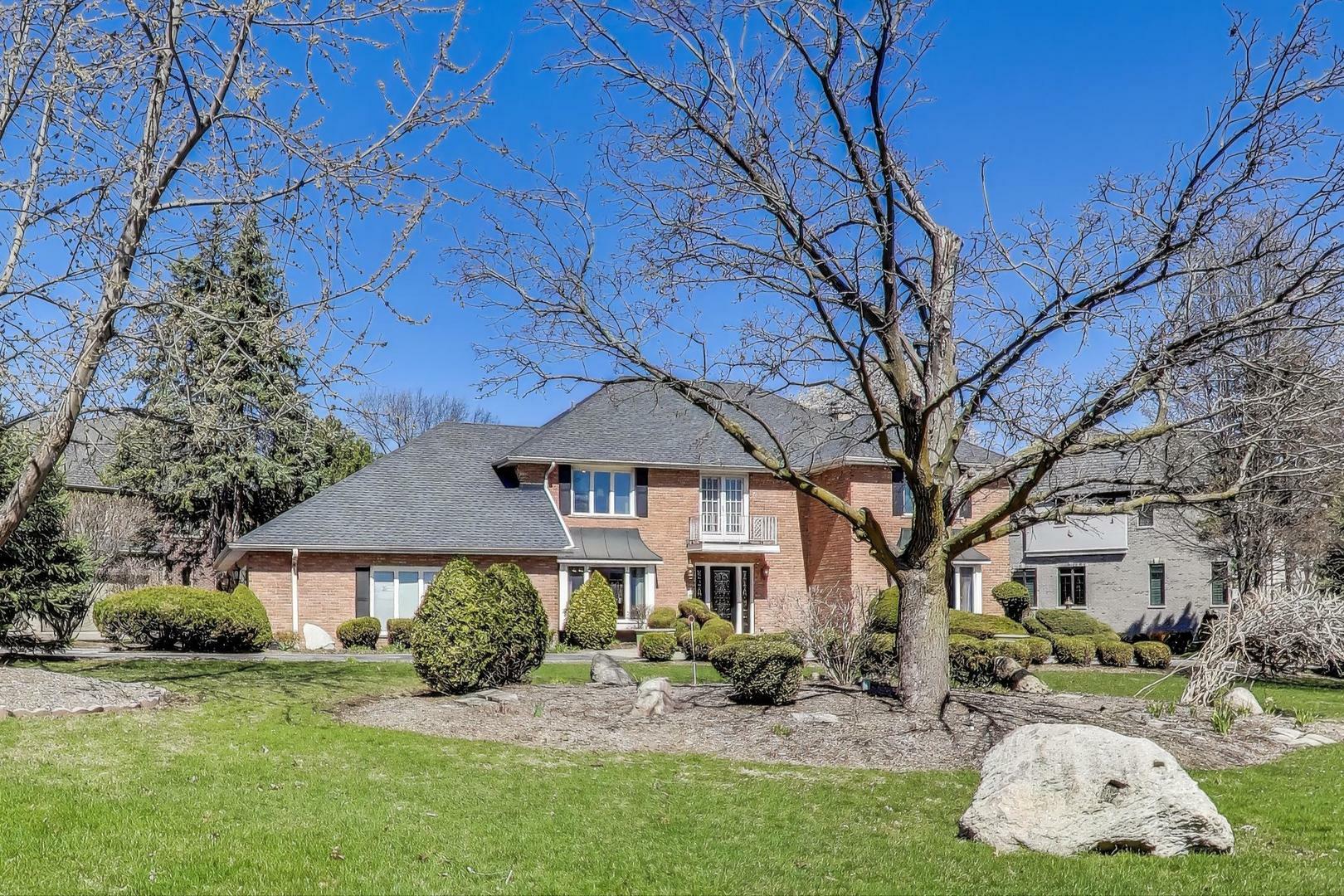 Property Photo: 11 Camelot Drive IL 60523