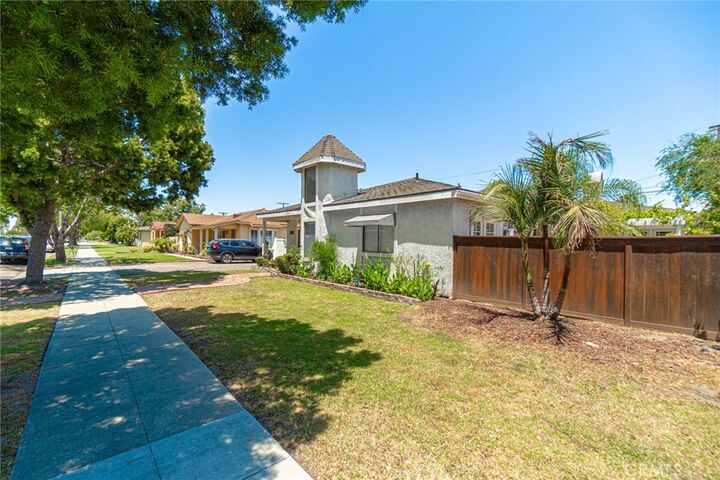Property Photo:  3636 Gardenia Avenue  CA 90807 