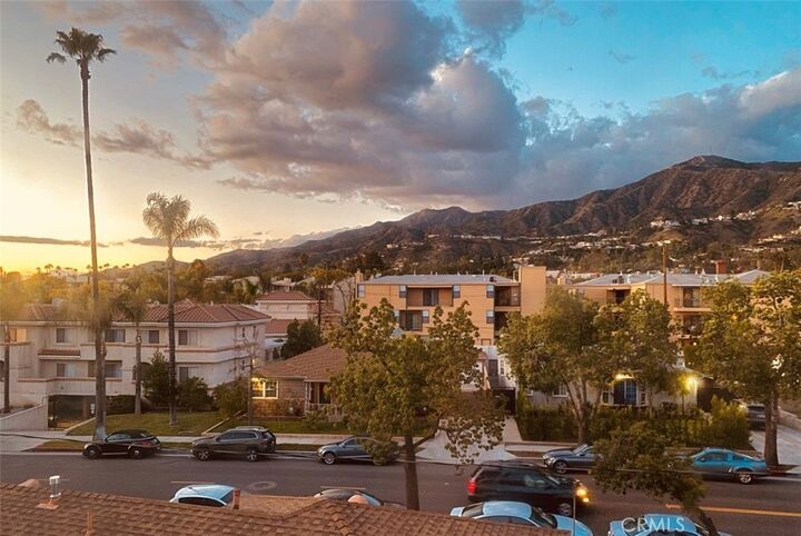 Property Photo: 1153 San Rafael Avenue 105 CA 91202