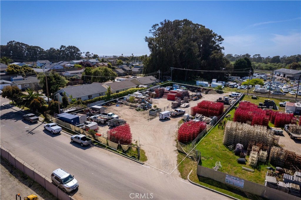 Property Photo: 964 Griffin Street CA 93433