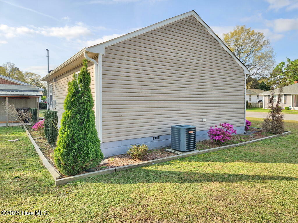 Property Photo: 2241 Oak Drive NC 27886