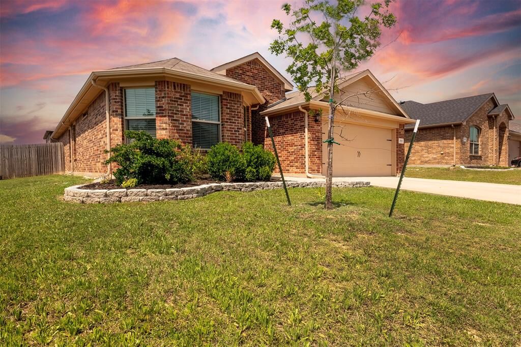 Property Photo:  313 Fairgrounds Lane  TX 76259 