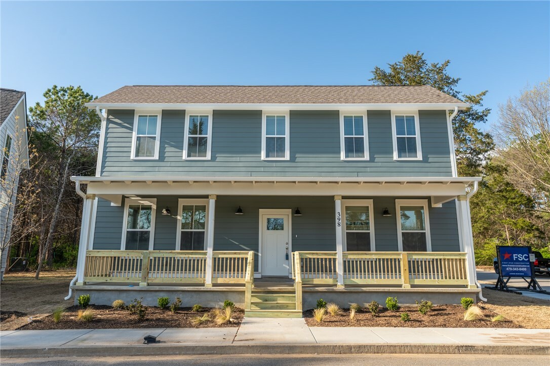 Property Photo:  398 E 10th Street  AR 72701 