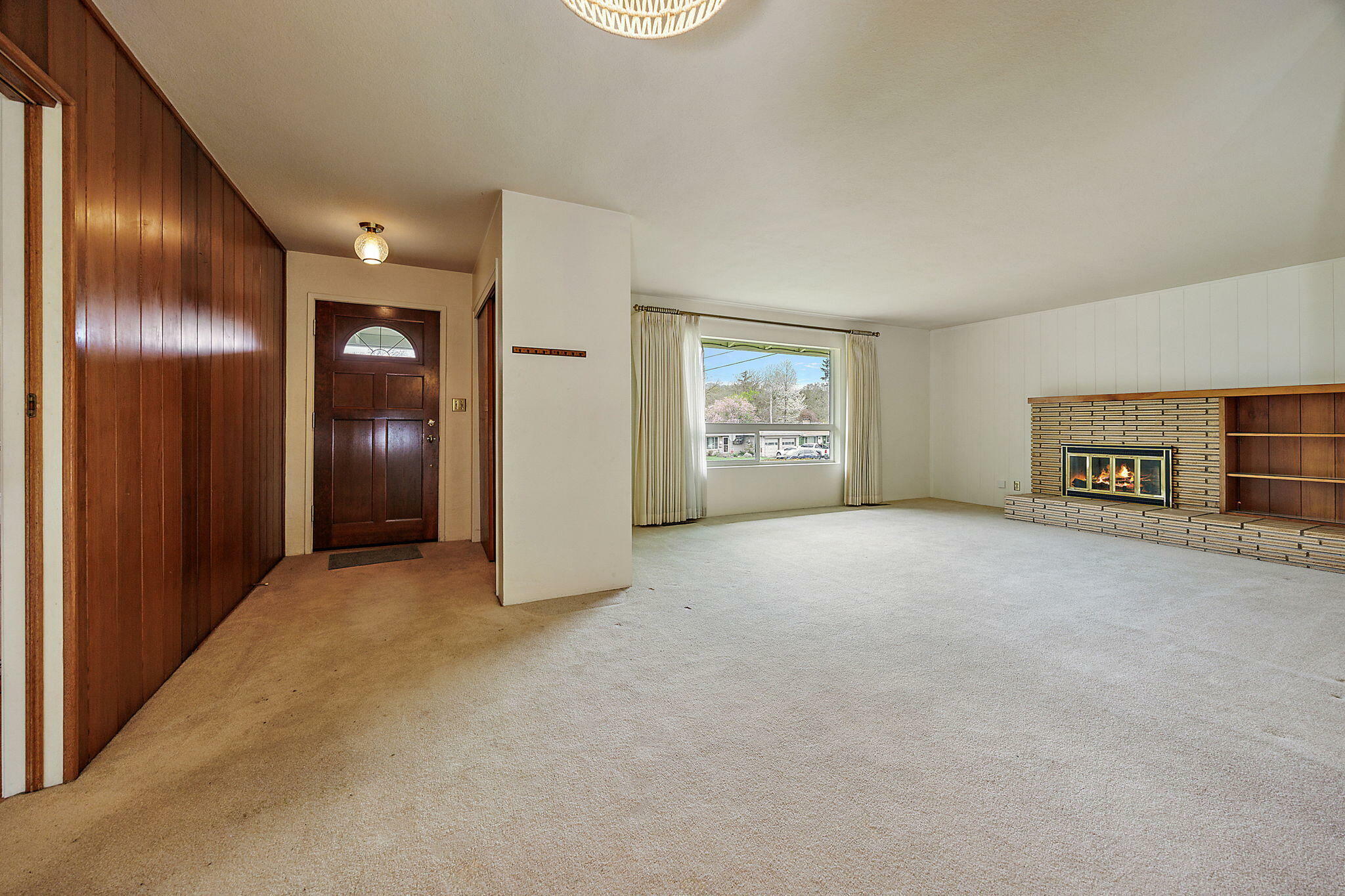 Property Photo: 417 Eastwood Drive OR 97504