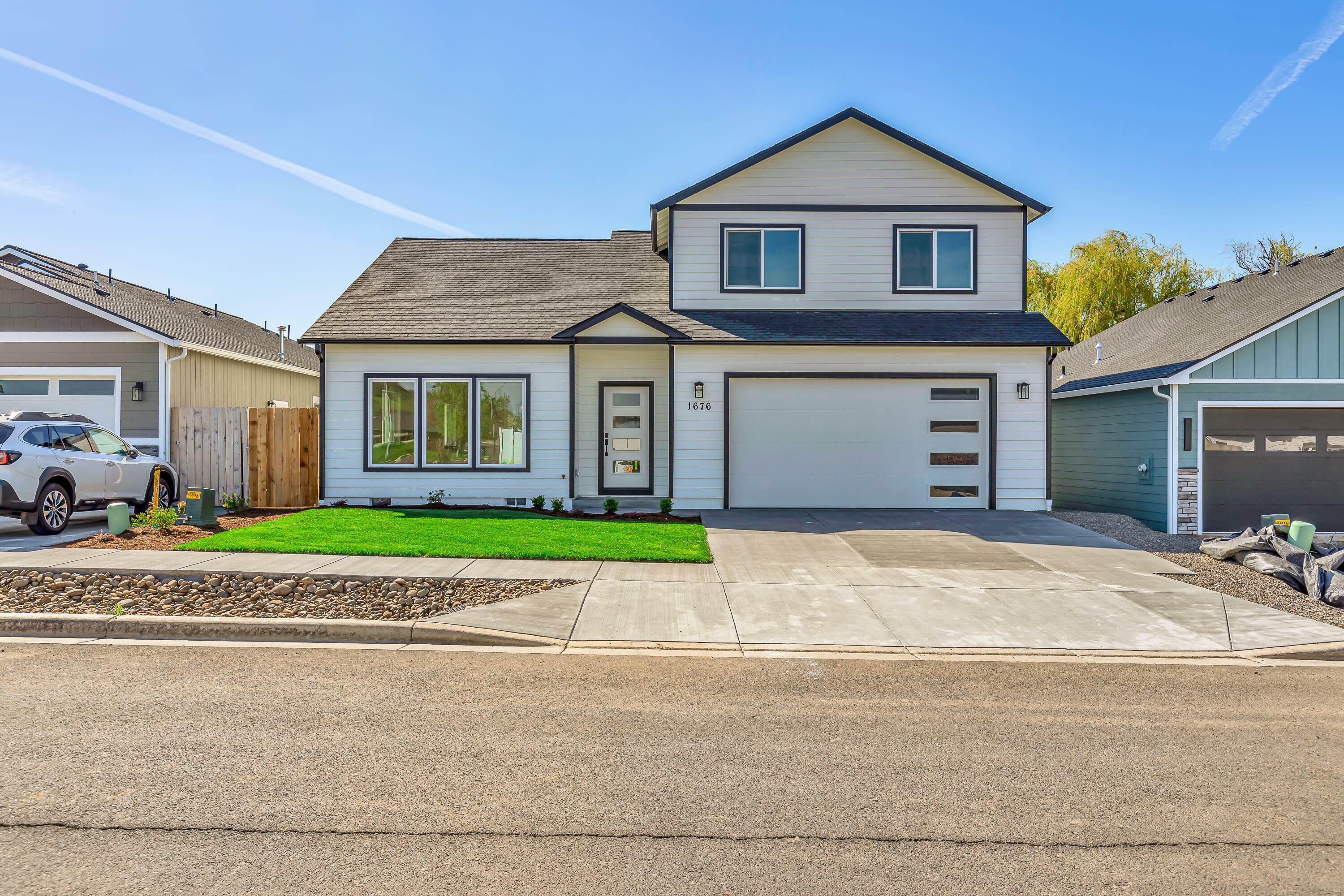 Property Photo: 1676 Monarch Lane OR 97504