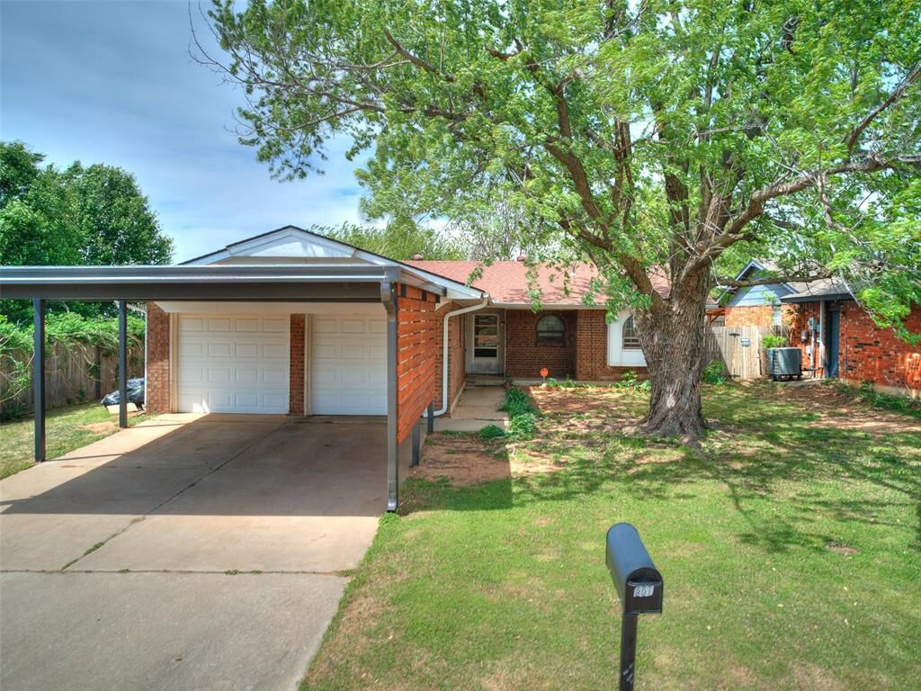 Property Photo: 901 Richmond Street OK 73099