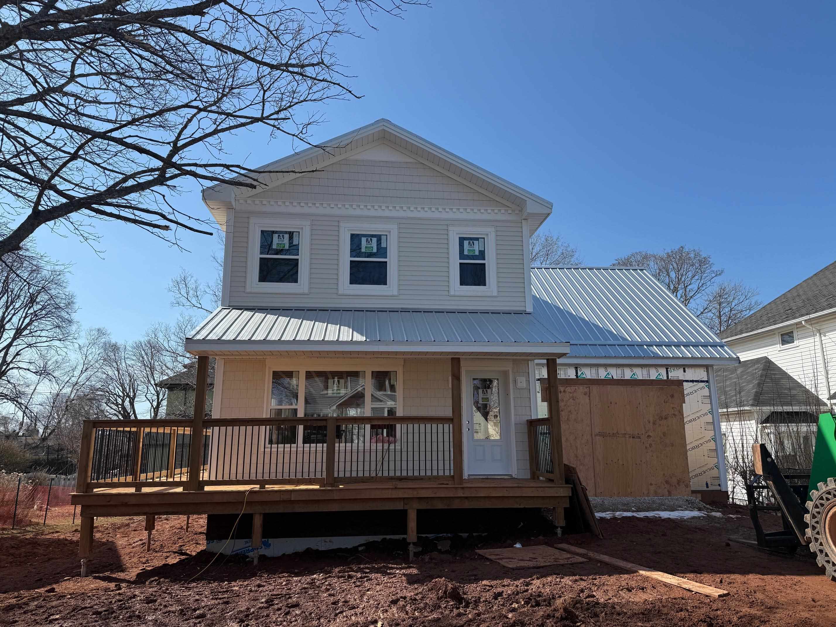 Property Photo: 366 Oak Avenue PE C1N 2A7