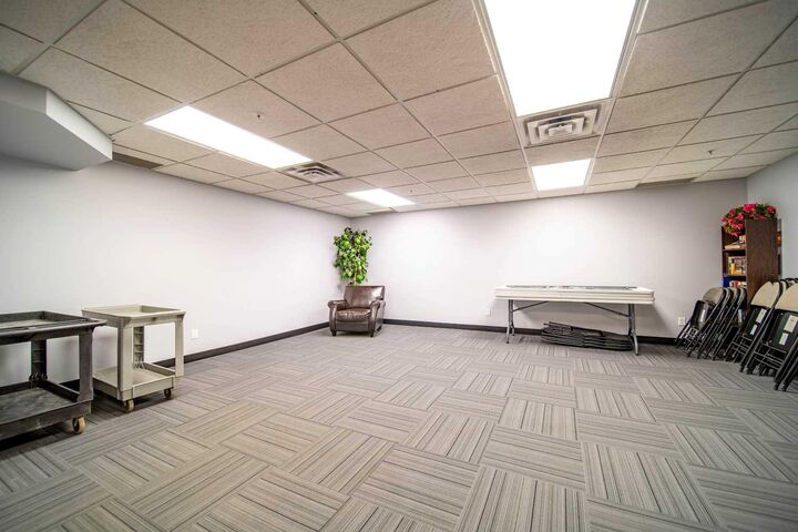 Property Photo:  2609 11 Avenue 403  AB T9W 0A3 
