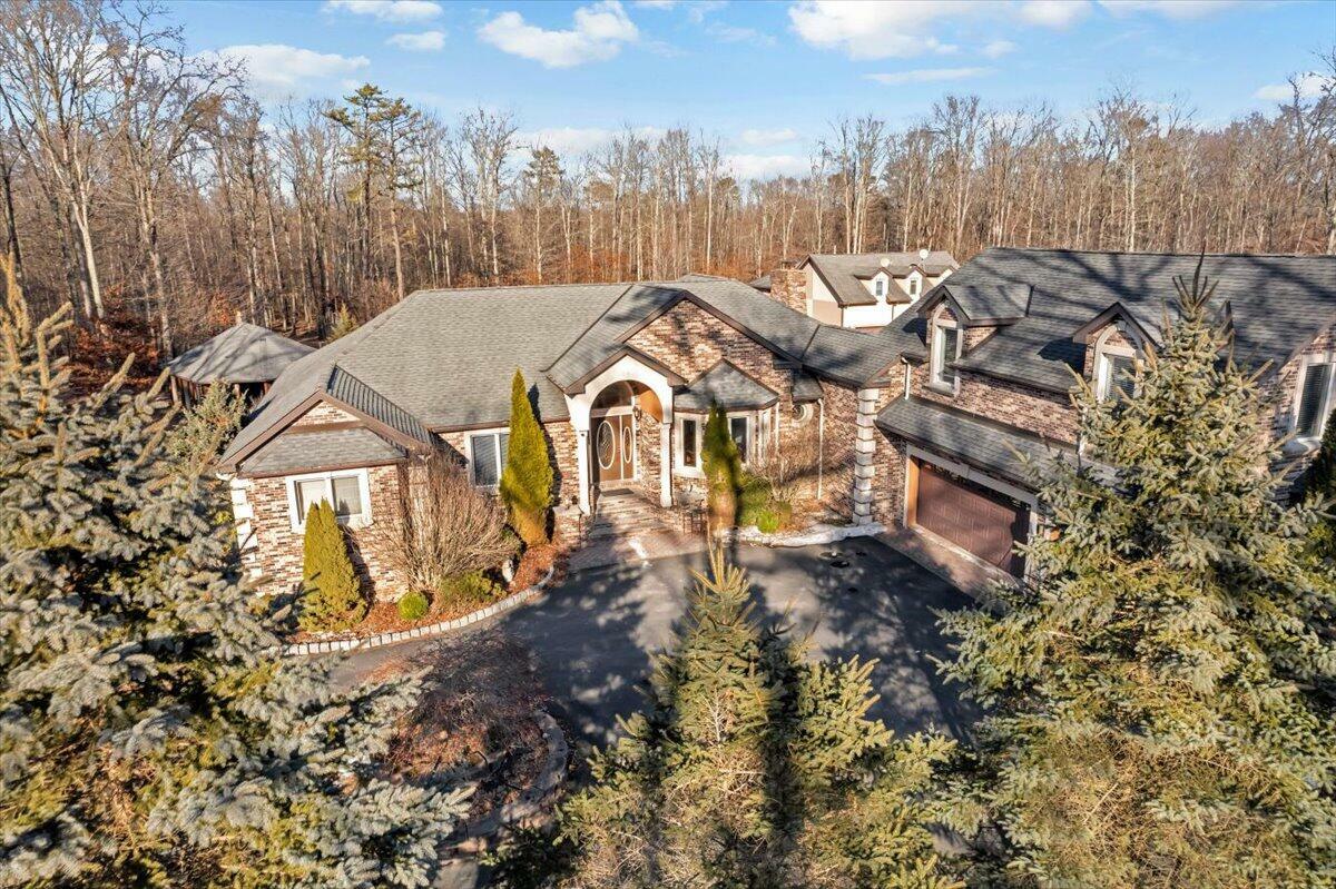 Property Photo: 12 Polonia Court PA 18661