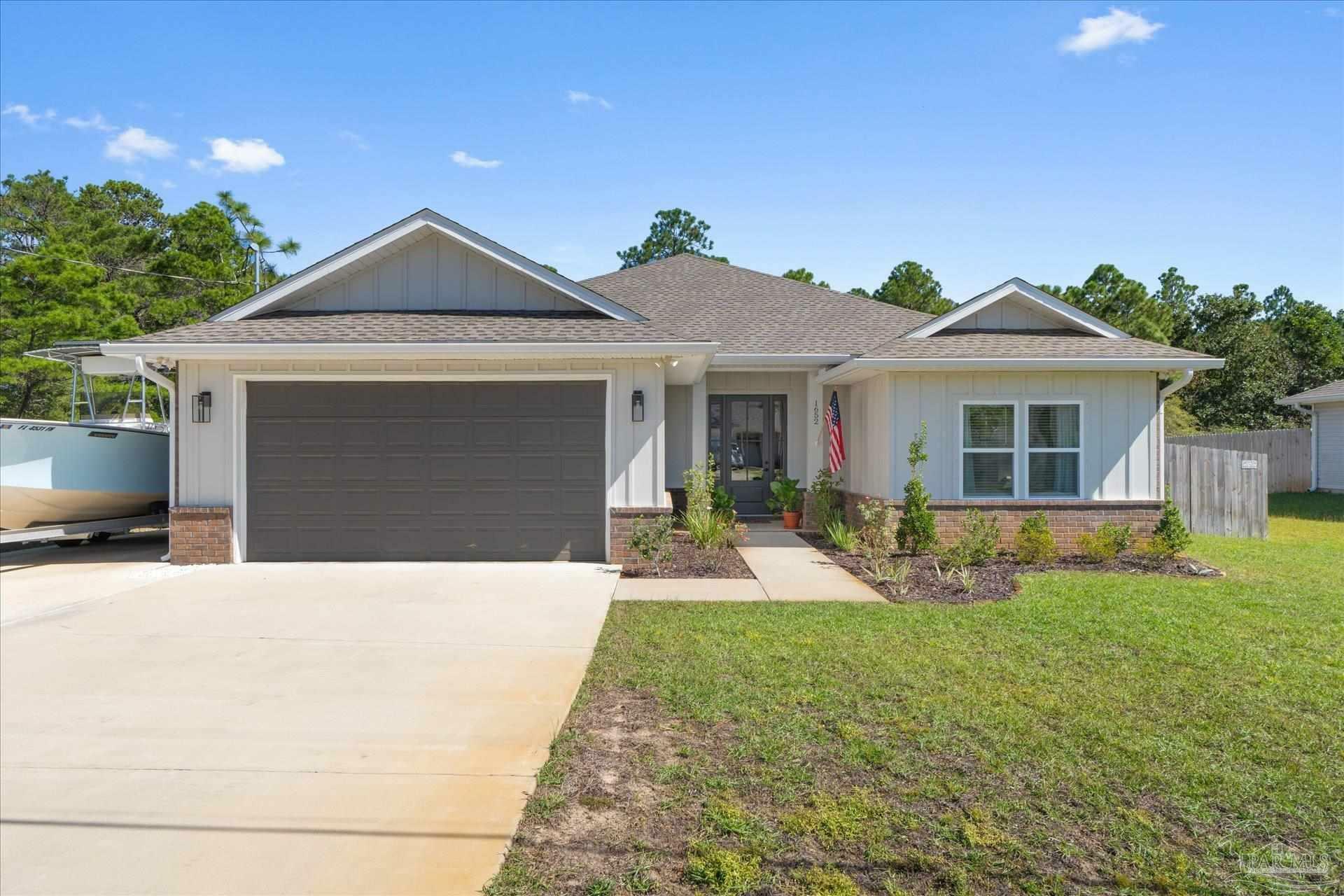 Property Photo: 1652 Ponderosa Dr FL 32563