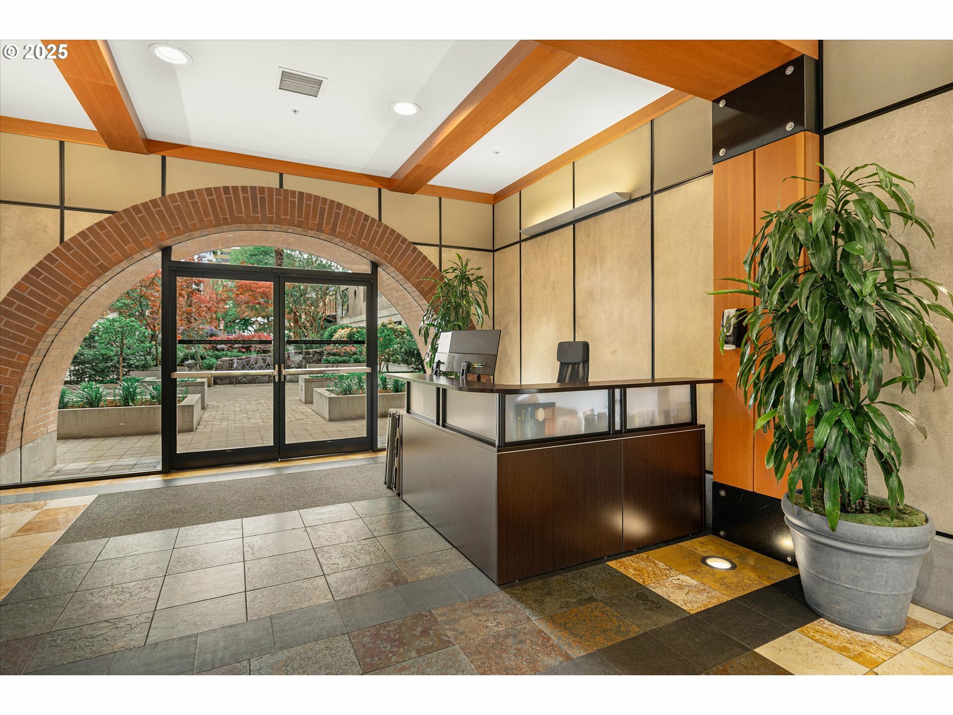 Property Photo:  1030 NW Johnson St 323  OR 97209 