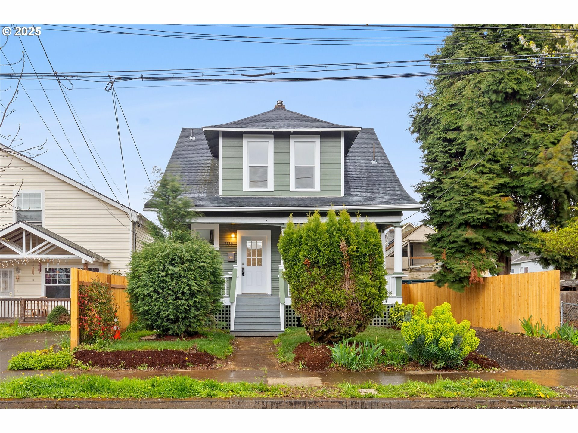 Property Photo: 4126 NE 6th Ave OR 97211