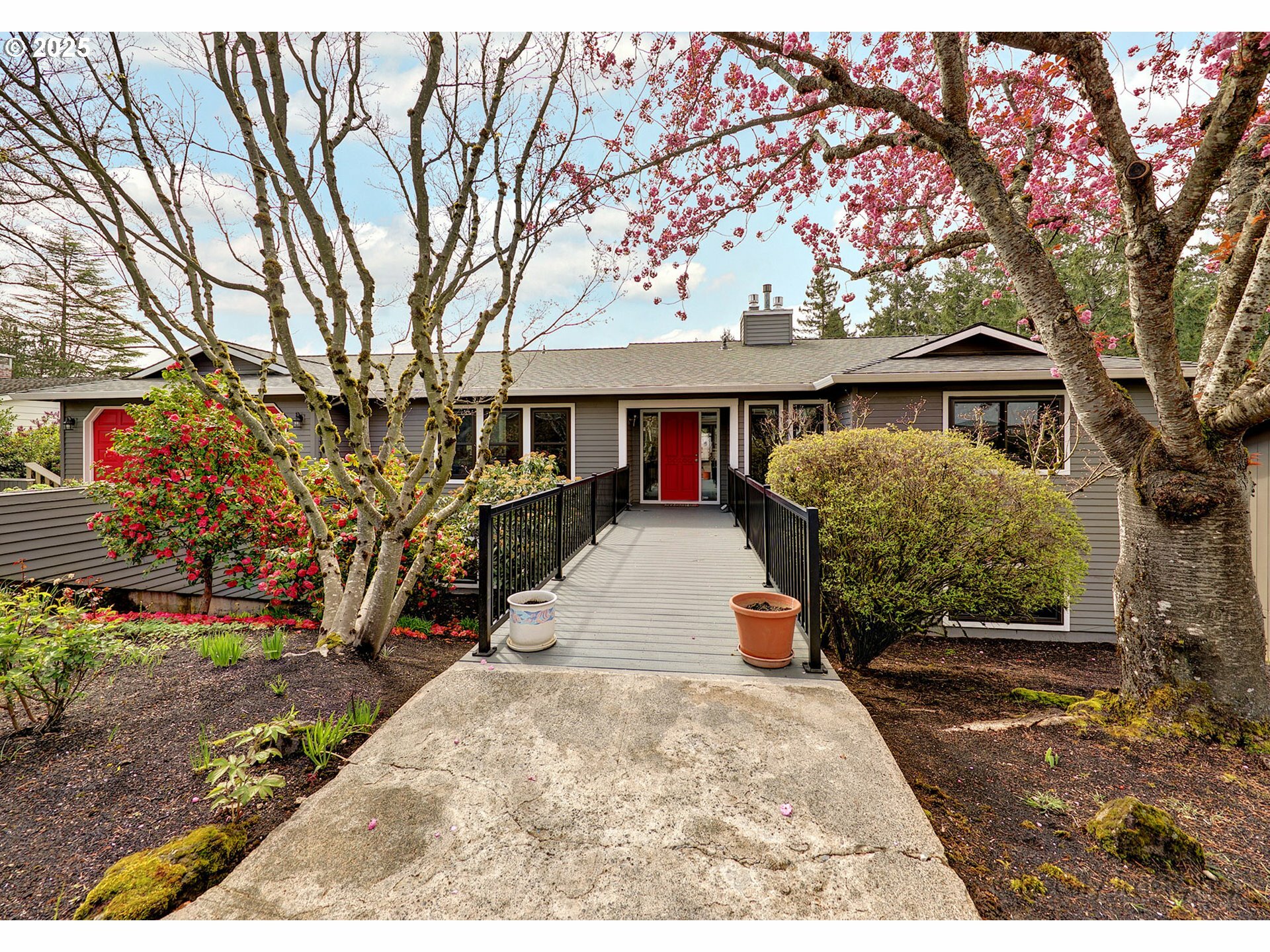 Property Photo: 7160 SW Gable Park Rd OR 97225