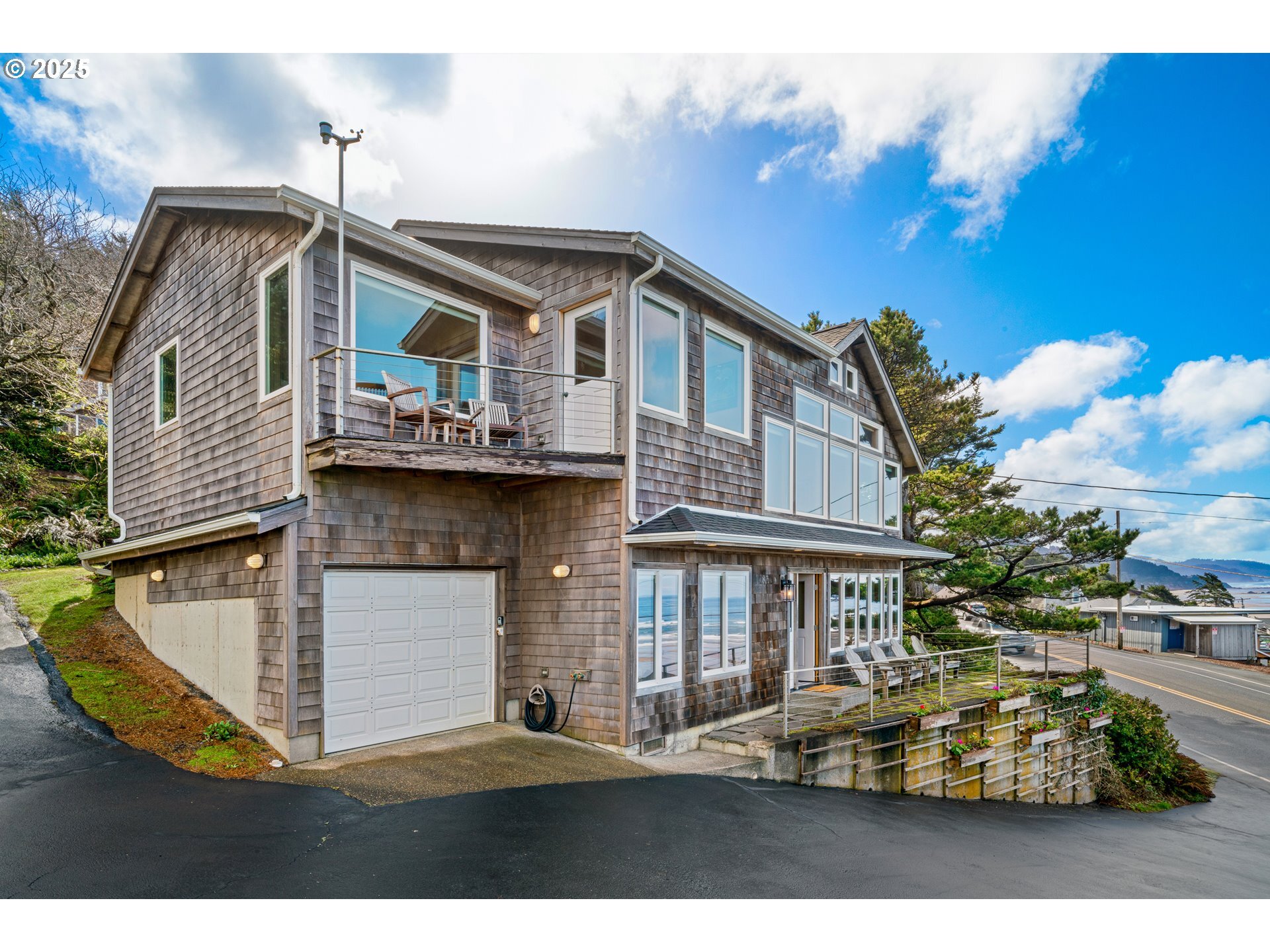 Property Photo: 1831 S Hemlock St OR 97110