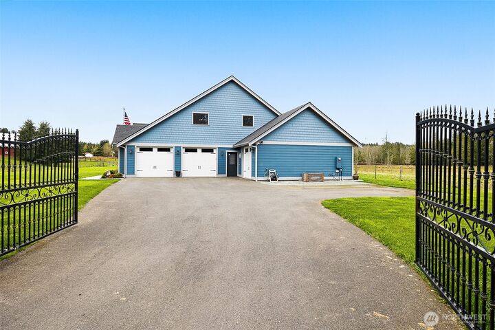 Property Photo: 611 300th Street NE WA 98292