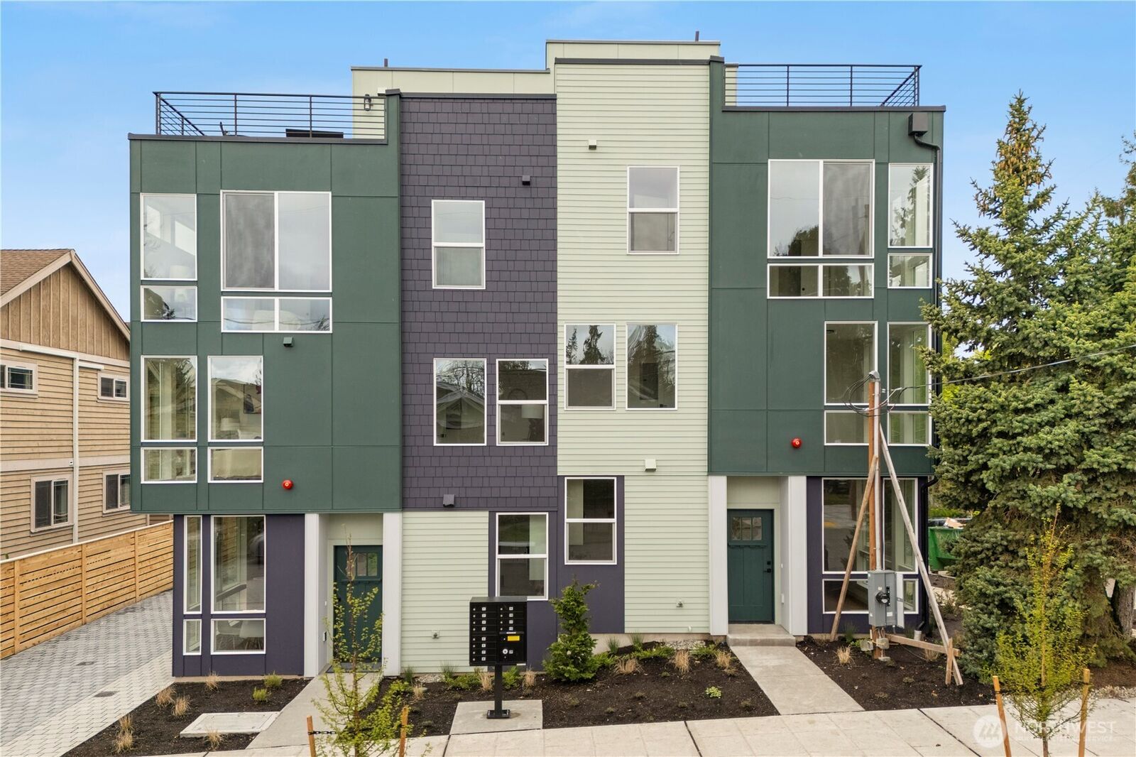 Property Photo:  3849  Woodlawn Avenue N  WA 98103 