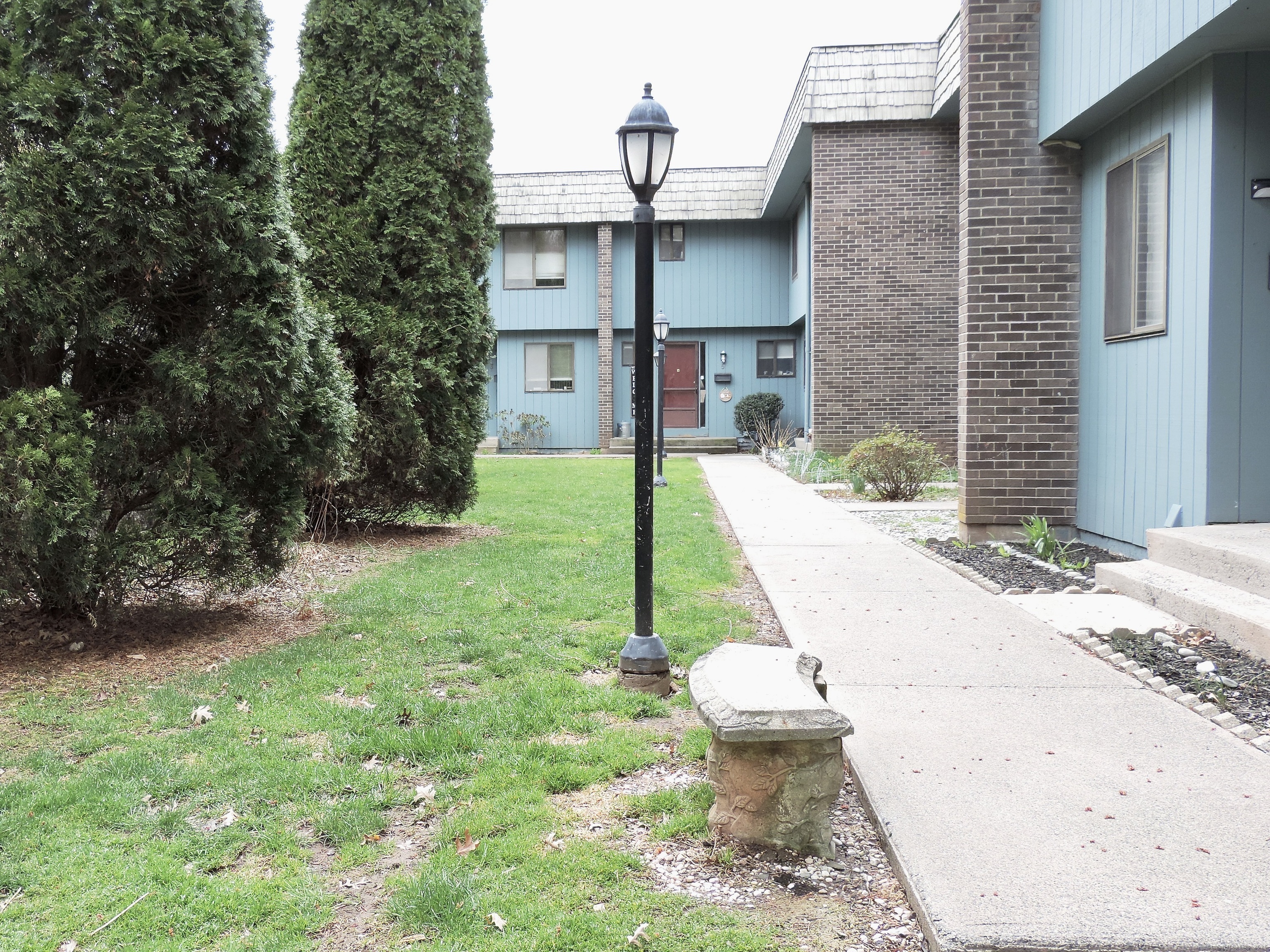 Property Photo: 17 Locust Court 17 CT 06416