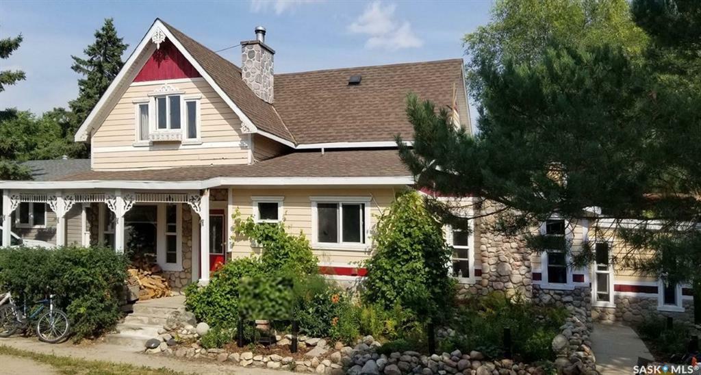Property Photo: 406 Edward Street SK S0K 3L0