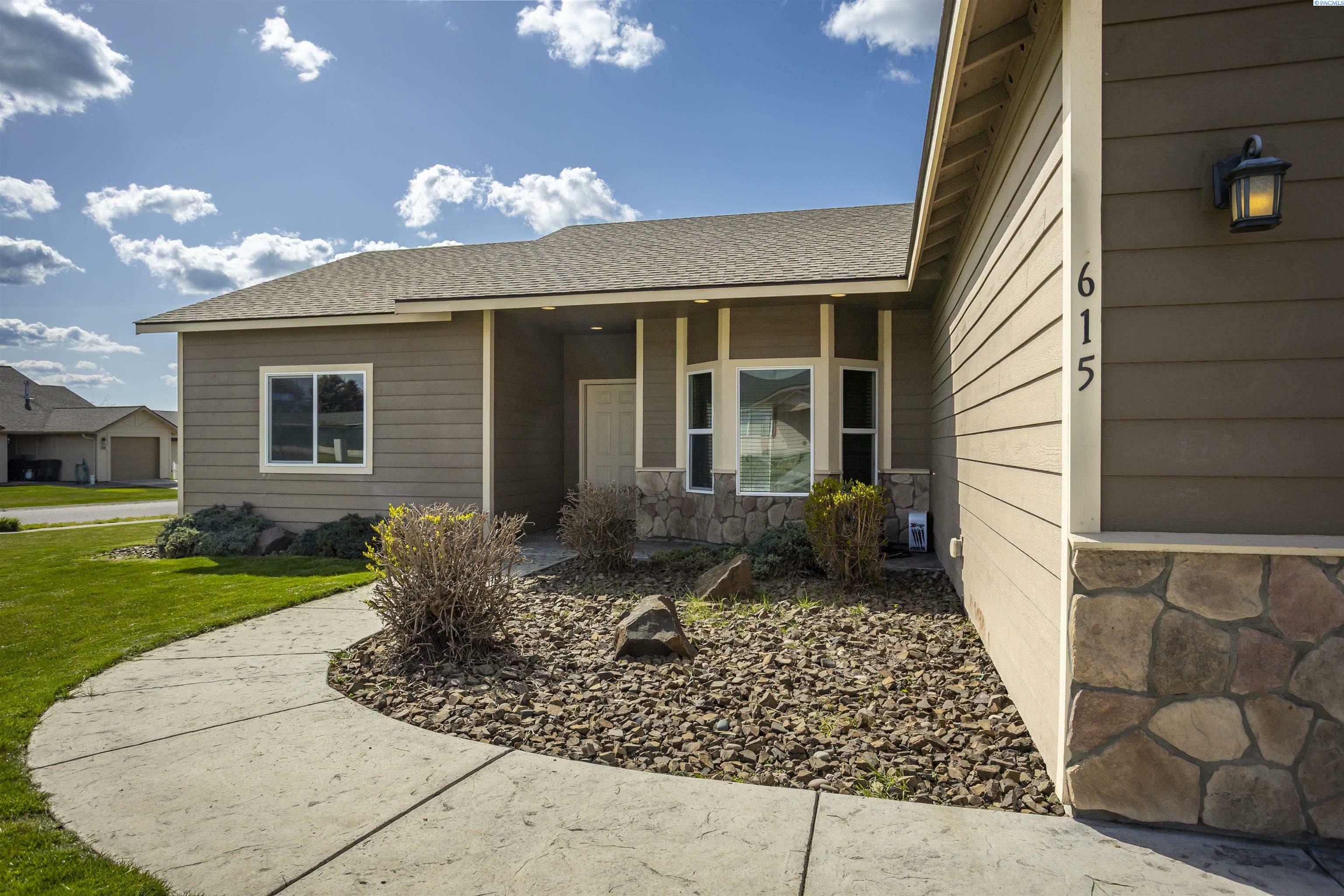 Property Photo: 615 N Larkspur Drive WA 99344