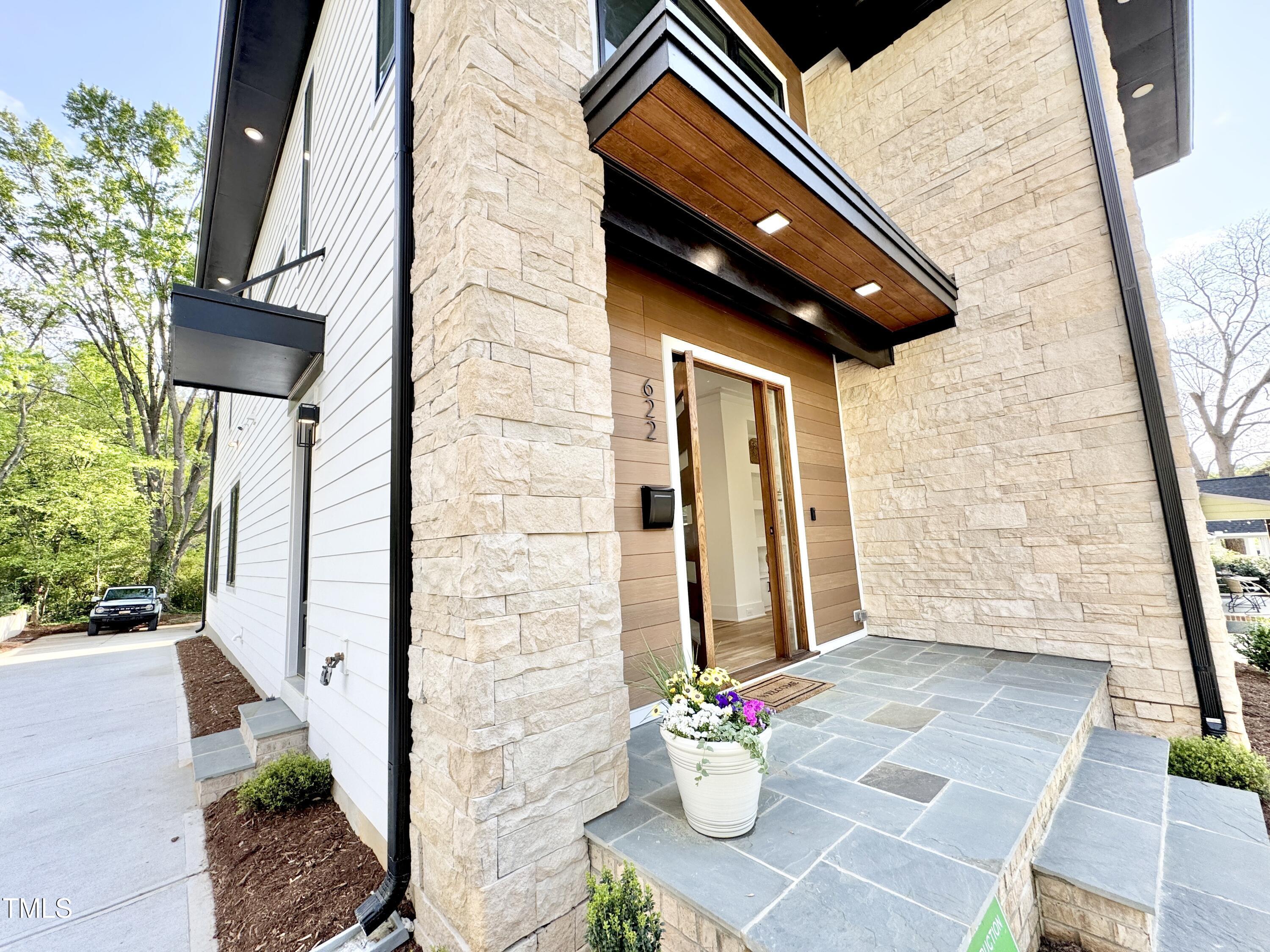 Property Photo: 622 Glascock Street NC 27604