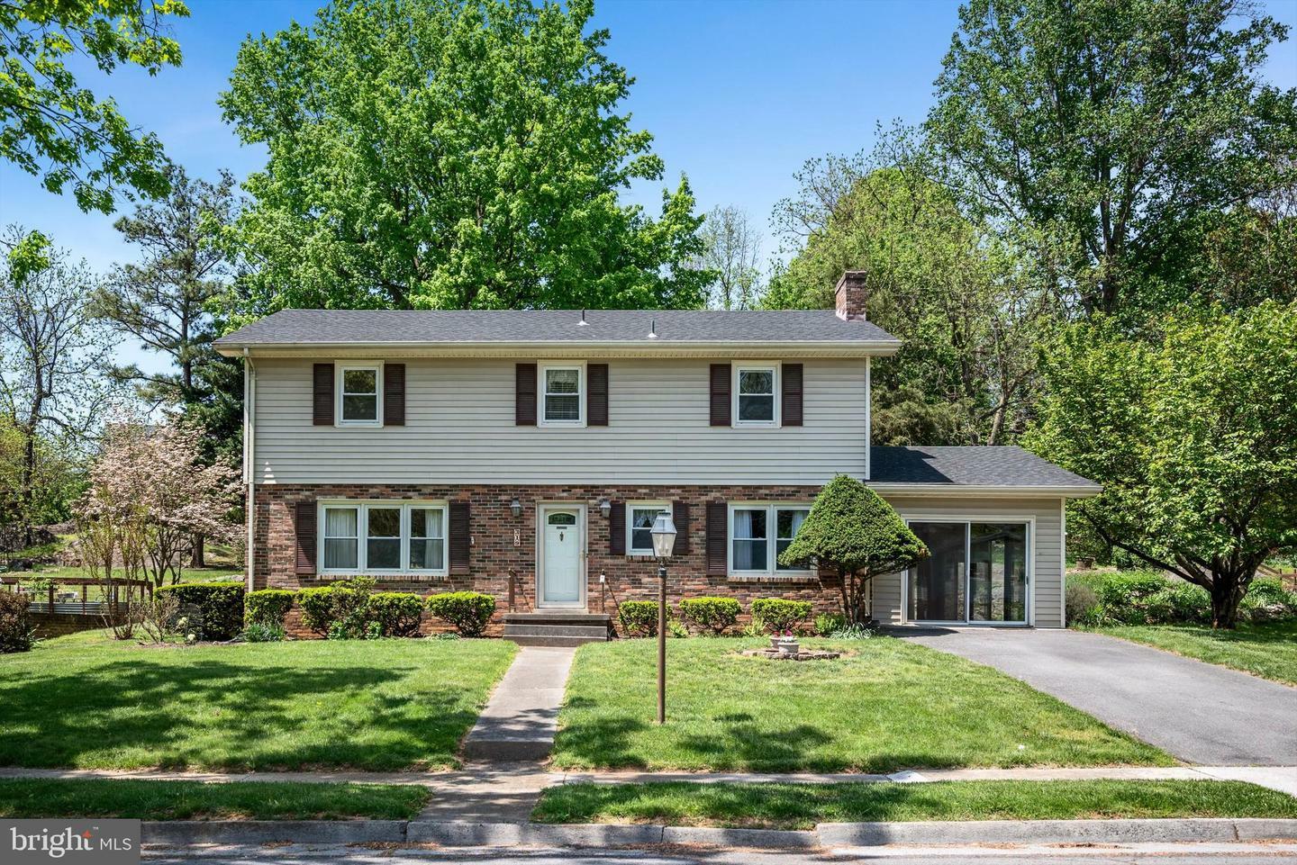 Property Photo: 319 Walker Street VA 22601