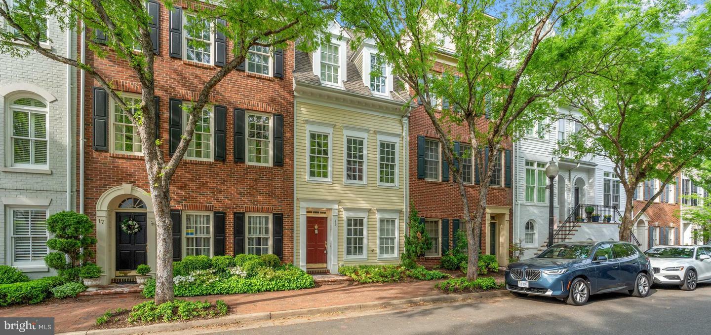 Property Photo:  15 Franklin Street  VA 22314 