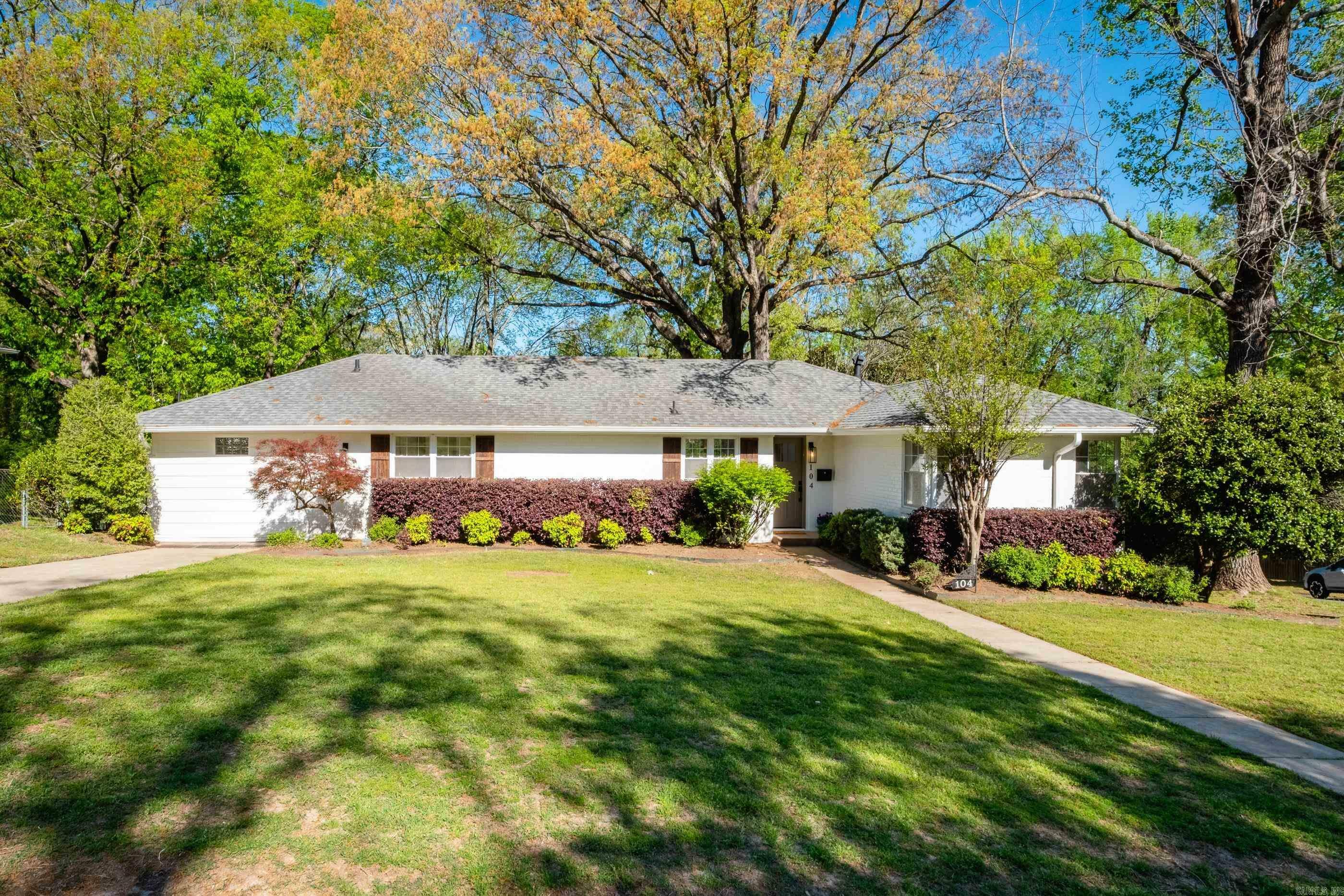 Property Photo: 104 Dickson Drive AR 72207