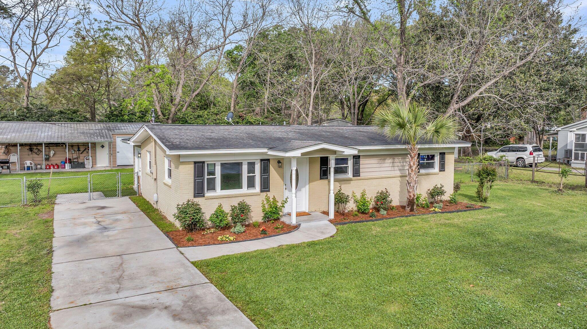 Property Photo: 1239 Old Orchard Road SC 29412