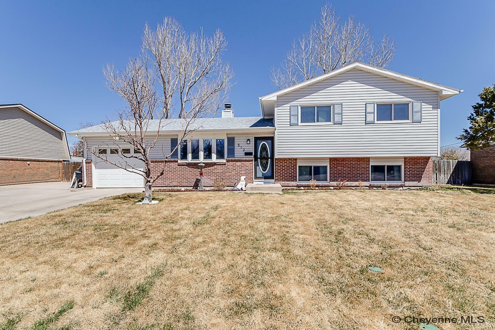 Property Photo: 512 Ogallala Pl WY 82009